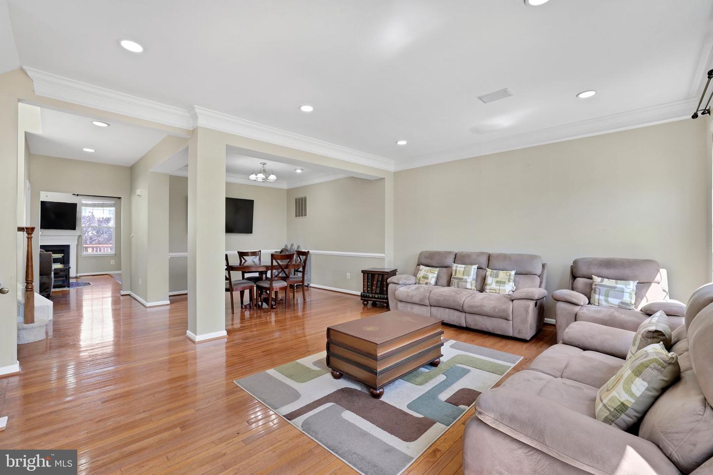 25497 BERESFORD DR, CHANTILLY, Virginia 20152, 3 Bedrooms Bedrooms, ,2 BathroomsBathrooms,Residential,For sale,25497 BERESFORD DR,VALO2102538 MLS # VALO2102538