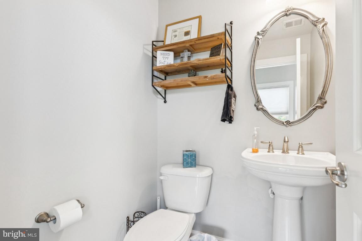 44701 PLYMPTON SQ, ASHBURN, Virginia 20147, 3 Bedrooms Bedrooms, ,3 BathroomsBathrooms,Residential,For sale,44701 PLYMPTON SQ,VALO2102244 MLS # VALO2102244