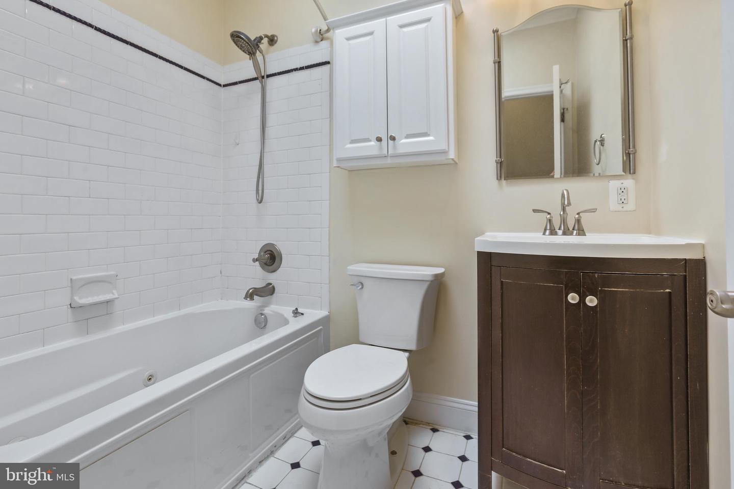 410 15TH ST NE #24, WASHINGTON, District Of Columbia 20002, 2 Bedrooms Bedrooms, ,1 BathroomBathrooms,Residential,For sale,410 15TH ST NE #24,DCDC2210808 MLS # DCDC2210808