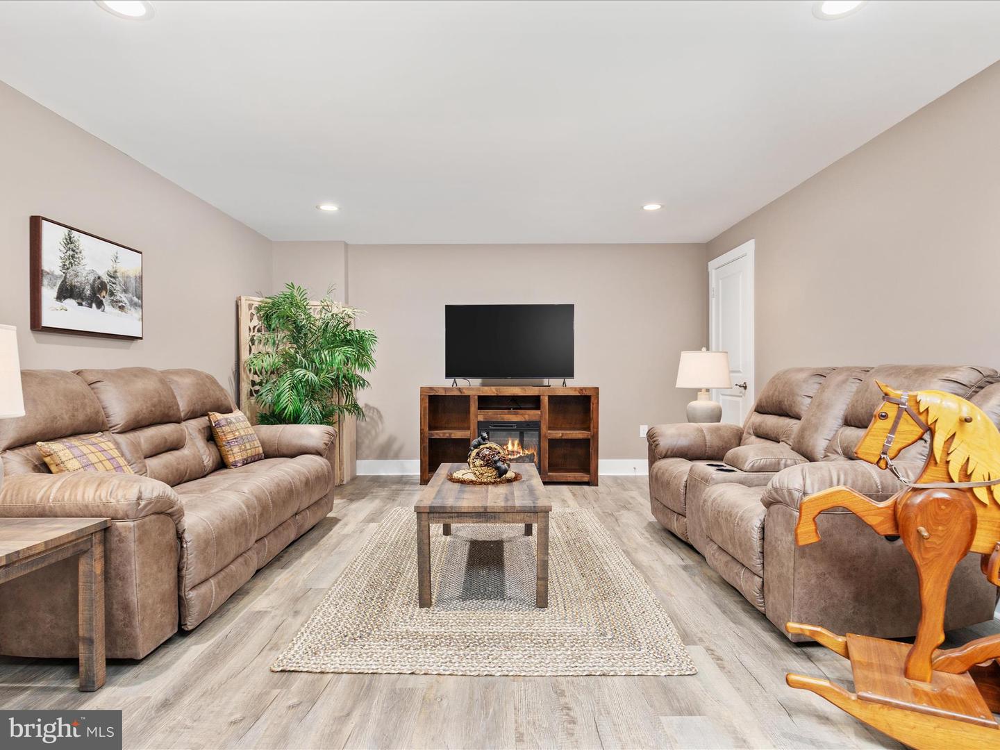 140 WHISTLEWOOD LN, WINCHESTER, Virginia 22602, 5 Bedrooms Bedrooms, ,3 BathroomsBathrooms,Residential,For sale,140 WHISTLEWOOD LN,VAFV2035500 MLS # VAFV2035500