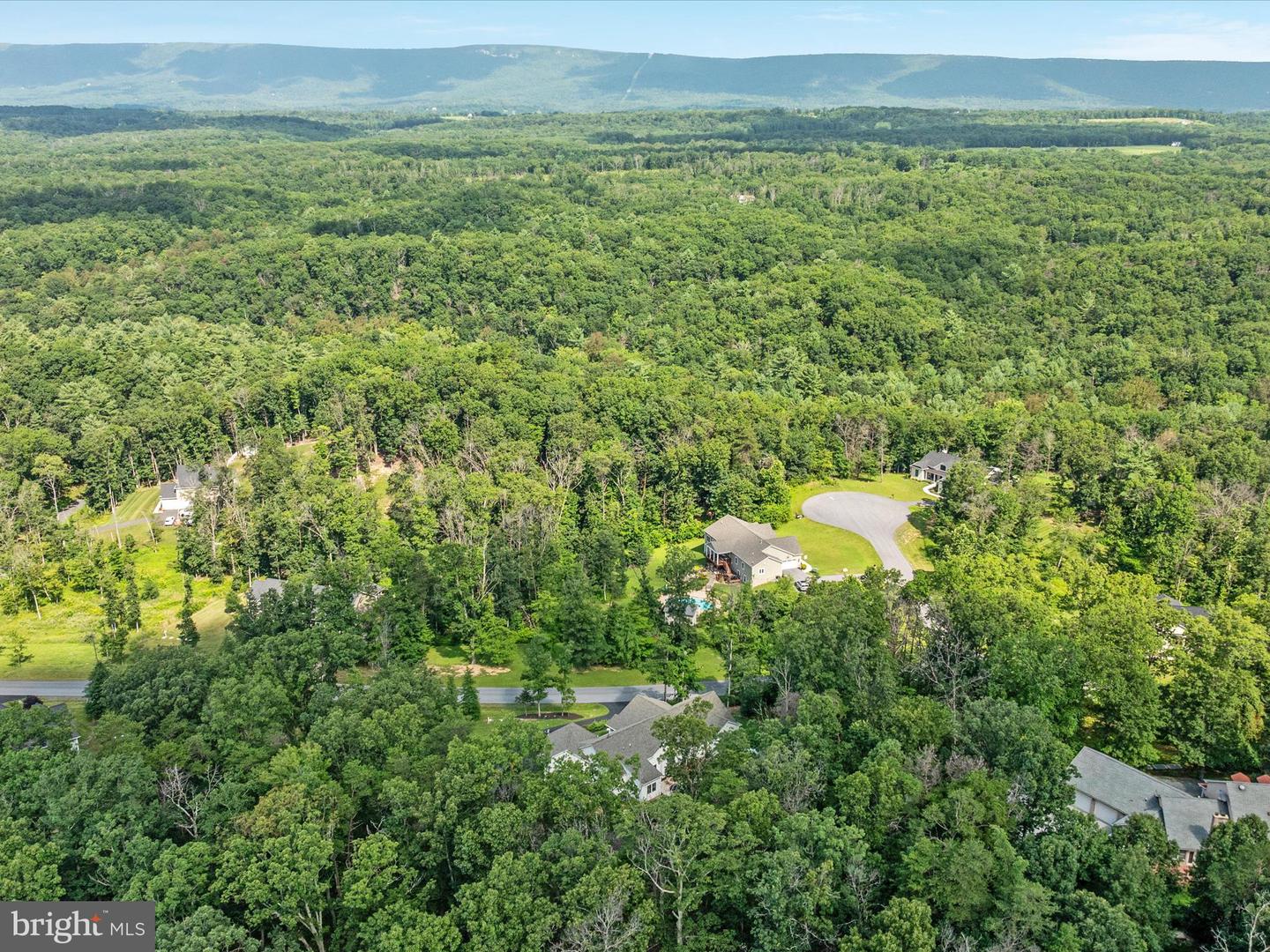 140 WHISTLEWOOD LN, WINCHESTER, Virginia 22602, 5 Bedrooms Bedrooms, ,3 BathroomsBathrooms,Residential,For sale,140 WHISTLEWOOD LN,VAFV2035500 MLS # VAFV2035500