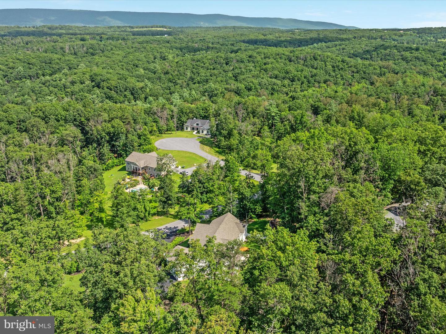 140 WHISTLEWOOD LN, WINCHESTER, Virginia 22602, 5 Bedrooms Bedrooms, ,3 BathroomsBathrooms,Residential,For sale,140 WHISTLEWOOD LN,VAFV2035500 MLS # VAFV2035500