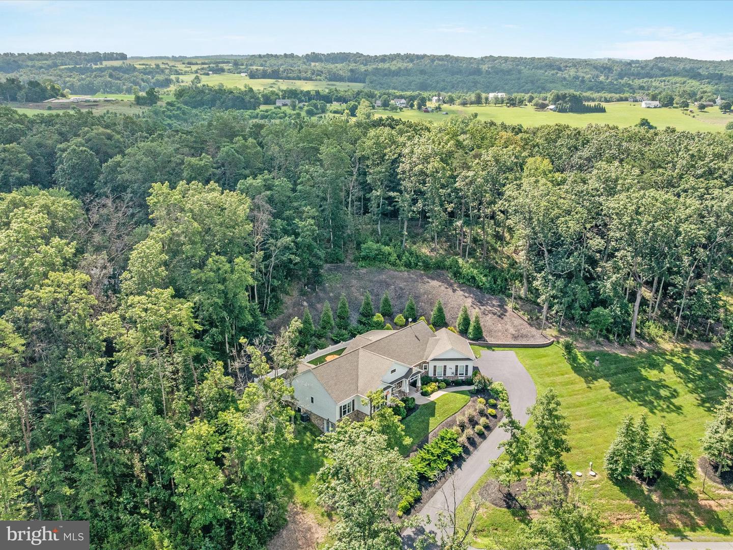 140 WHISTLEWOOD LN, WINCHESTER, Virginia 22602, 5 Bedrooms Bedrooms, ,3 BathroomsBathrooms,Residential,For sale,140 WHISTLEWOOD LN,VAFV2035500 MLS # VAFV2035500