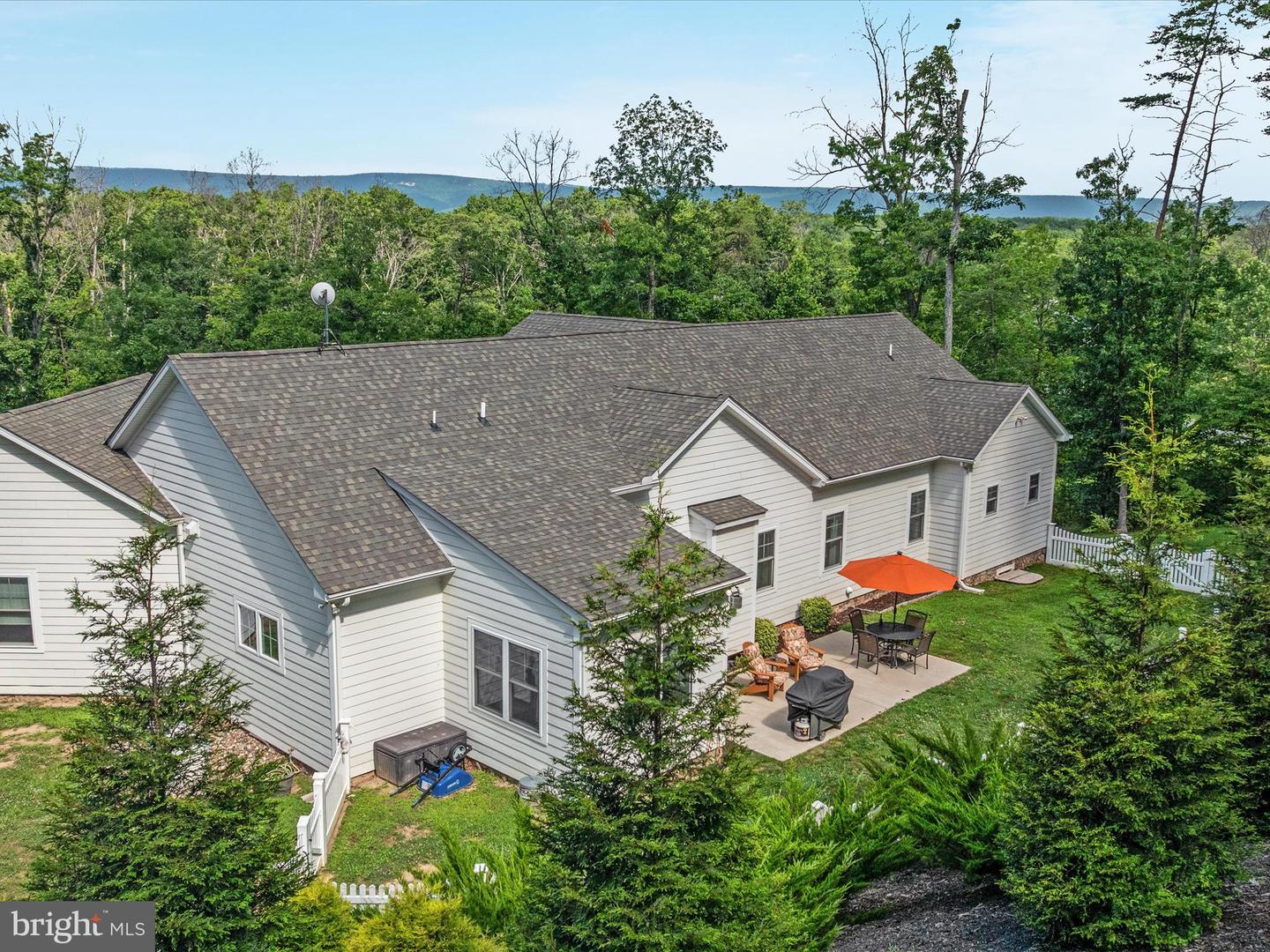 140 WHISTLEWOOD LN, WINCHESTER, Virginia 22602, 5 Bedrooms Bedrooms, ,3 BathroomsBathrooms,Residential,For sale,140 WHISTLEWOOD LN,VAFV2035500 MLS # VAFV2035500