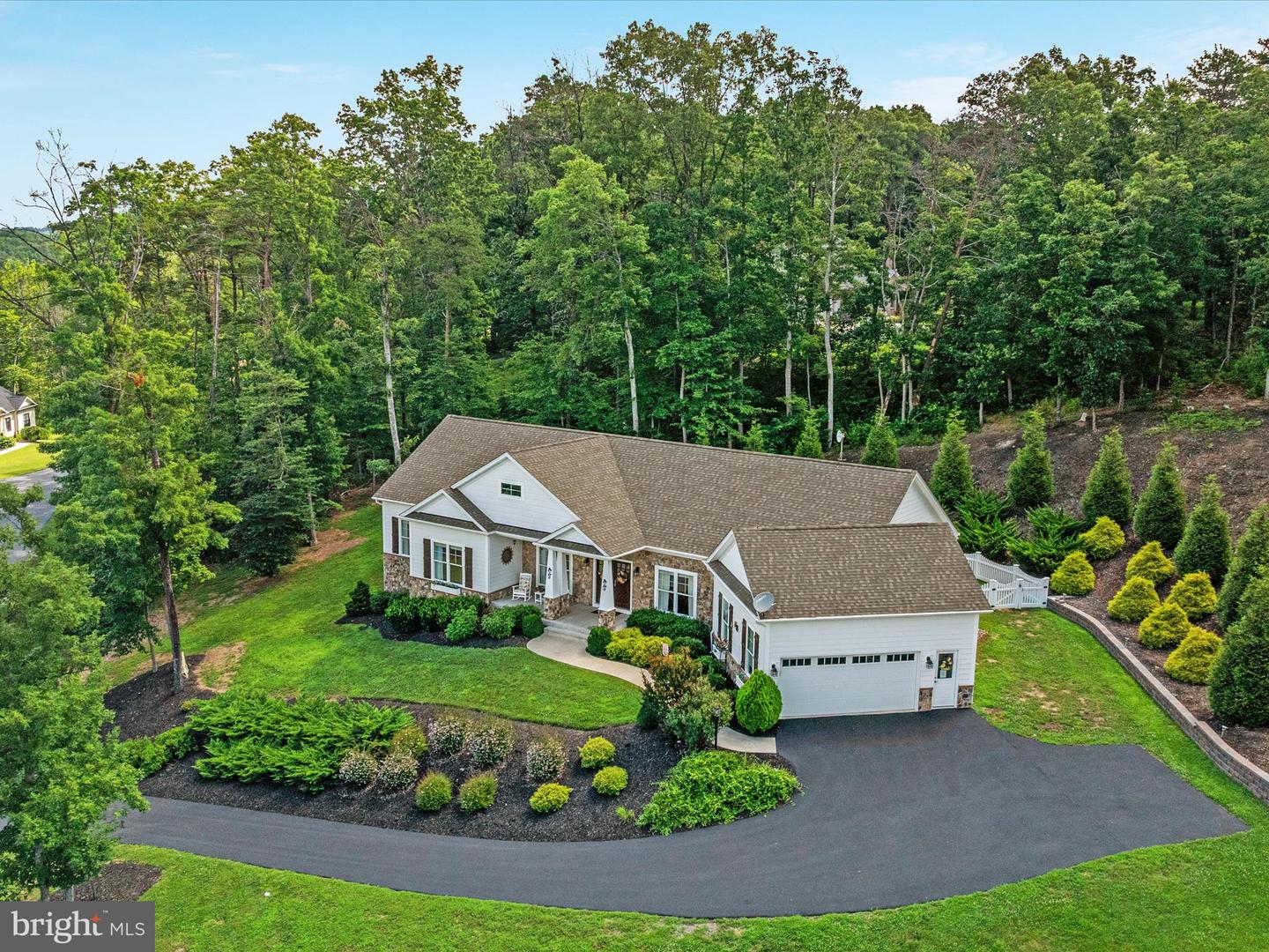 140 WHISTLEWOOD LN, WINCHESTER, Virginia 22602, 5 Bedrooms Bedrooms, ,3 BathroomsBathrooms,Residential,For sale,140 WHISTLEWOOD LN,VAFV2035500 MLS # VAFV2035500