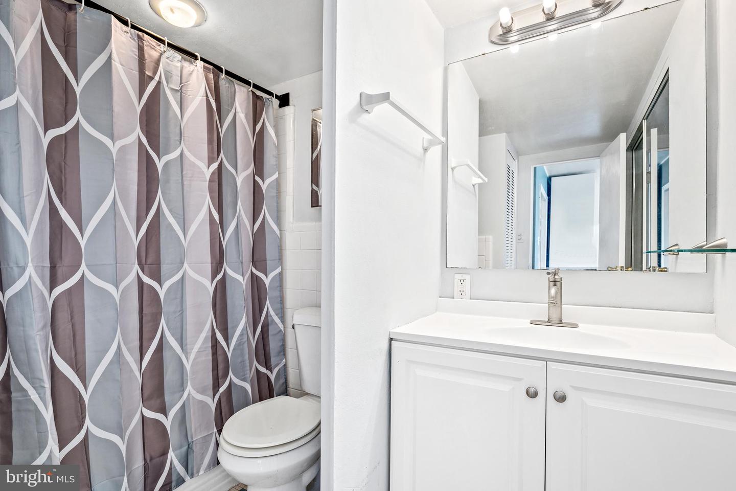 922 24TH ST NW #812, WASHINGTON, District Of Columbia 20037, ,1 BathroomBathrooms,Residential,For sale,922 24TH ST NW #812,DCDC2210842 MLS # DCDC2210842