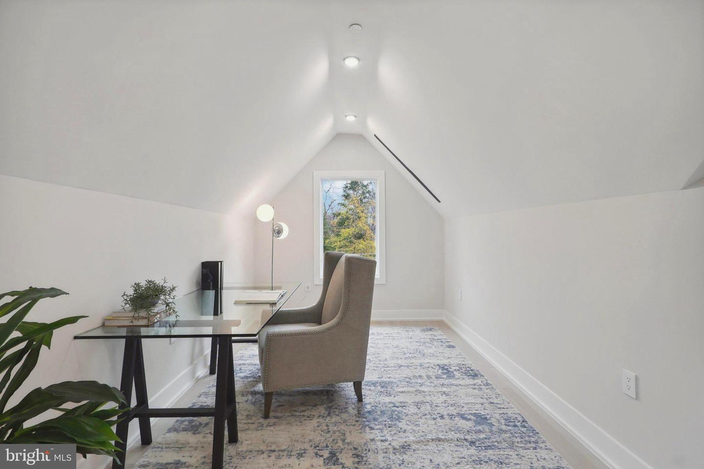 4920 LOUGHBORO RD NW, WASHINGTON, District Of Columbia 20016, 7 Bedrooms Bedrooms, ,8 BathroomsBathrooms,Residential,For sale,4920 LOUGHBORO RD NW,DCDC2210968 MLS # DCDC2210968