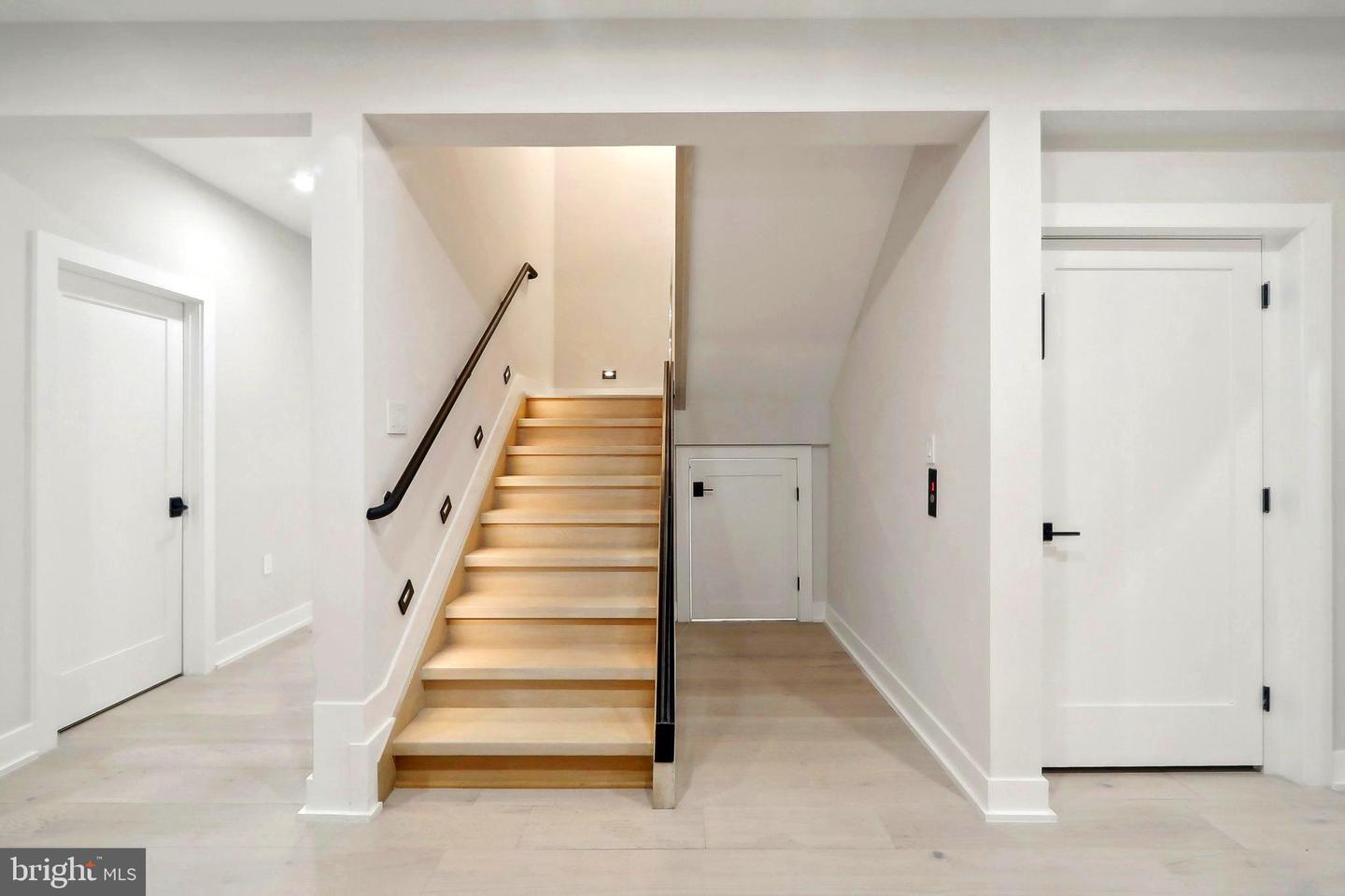 4920 LOUGHBORO RD NW, WASHINGTON, District Of Columbia 20016, 7 Bedrooms Bedrooms, ,8 BathroomsBathrooms,Residential,For sale,4920 LOUGHBORO RD NW,DCDC2210968 MLS # DCDC2210968