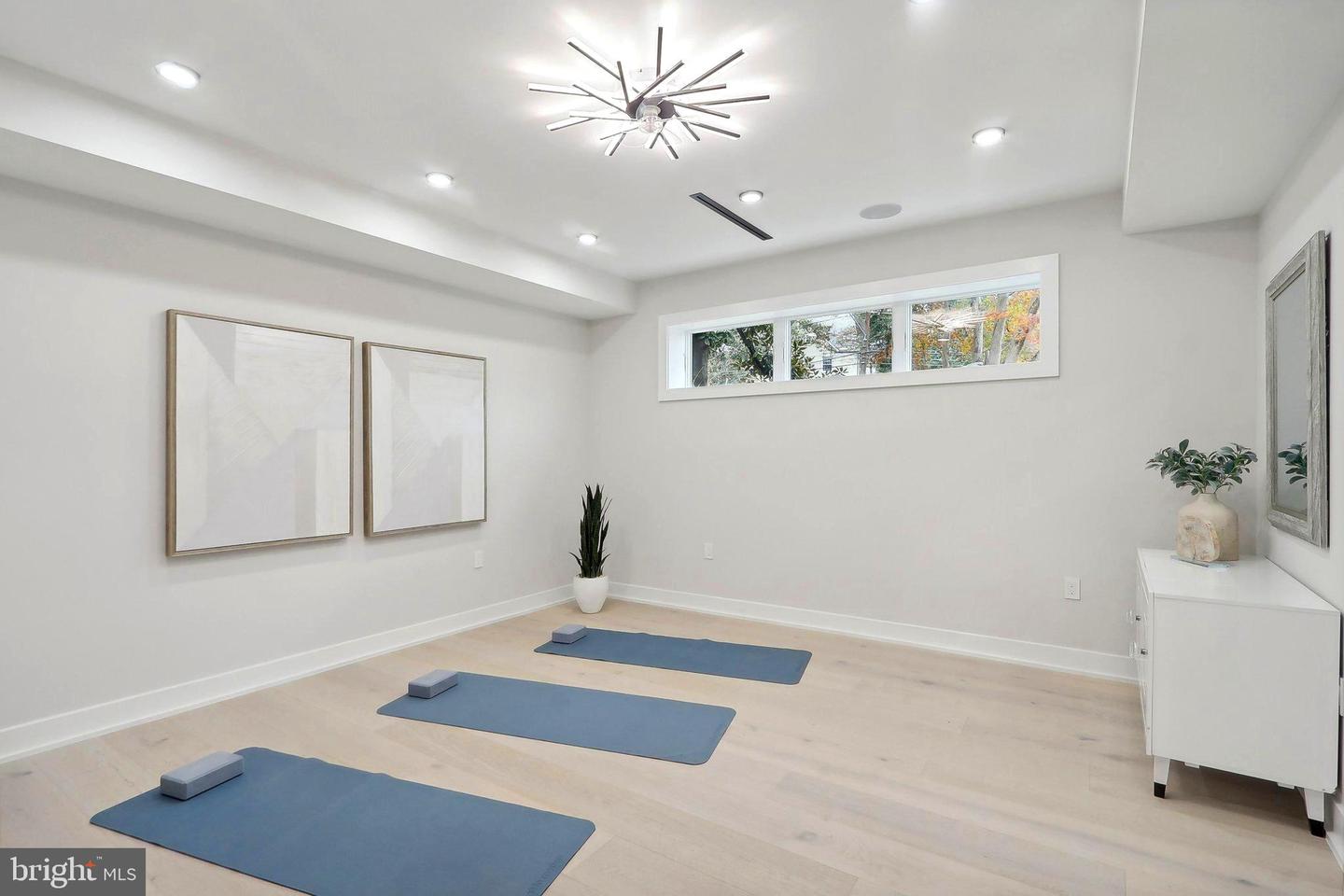 4920 LOUGHBORO RD NW, WASHINGTON, District Of Columbia 20016, 7 Bedrooms Bedrooms, ,8 BathroomsBathrooms,Residential,For sale,4920 LOUGHBORO RD NW,DCDC2210968 MLS # DCDC2210968