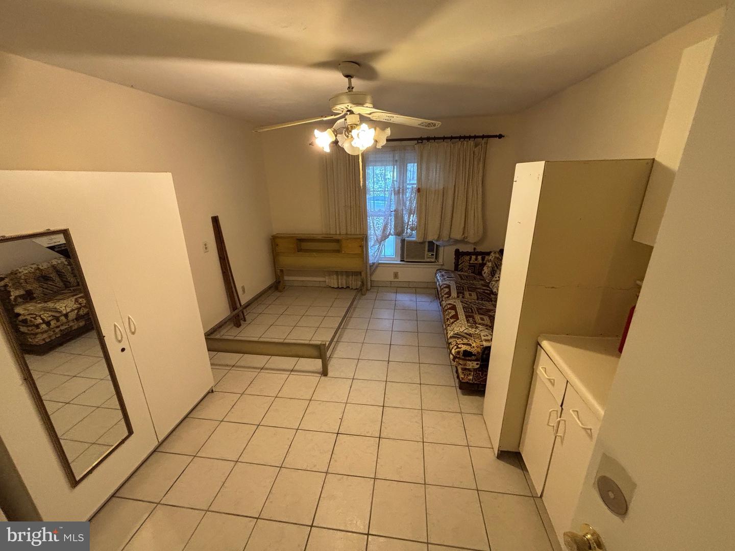 125 W BAY AVE W, NORFOLK, Virginia 23503, 6 Bedrooms Bedrooms, ,5 BathroomsBathrooms,Residential,For sale,125 W BAY AVE W,VANF2000080 MLS # VANF2000080