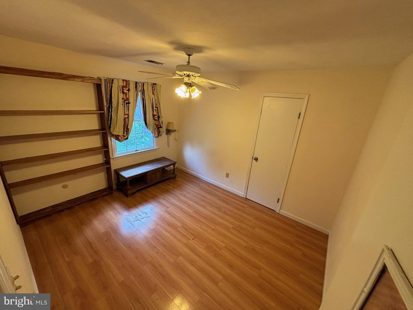 125 W BAY AVE W, NORFOLK, Virginia 23503, 6 Bedrooms Bedrooms, ,5 BathroomsBathrooms,Residential,For sale,125 W BAY AVE W,VANF2000080 MLS # VANF2000080