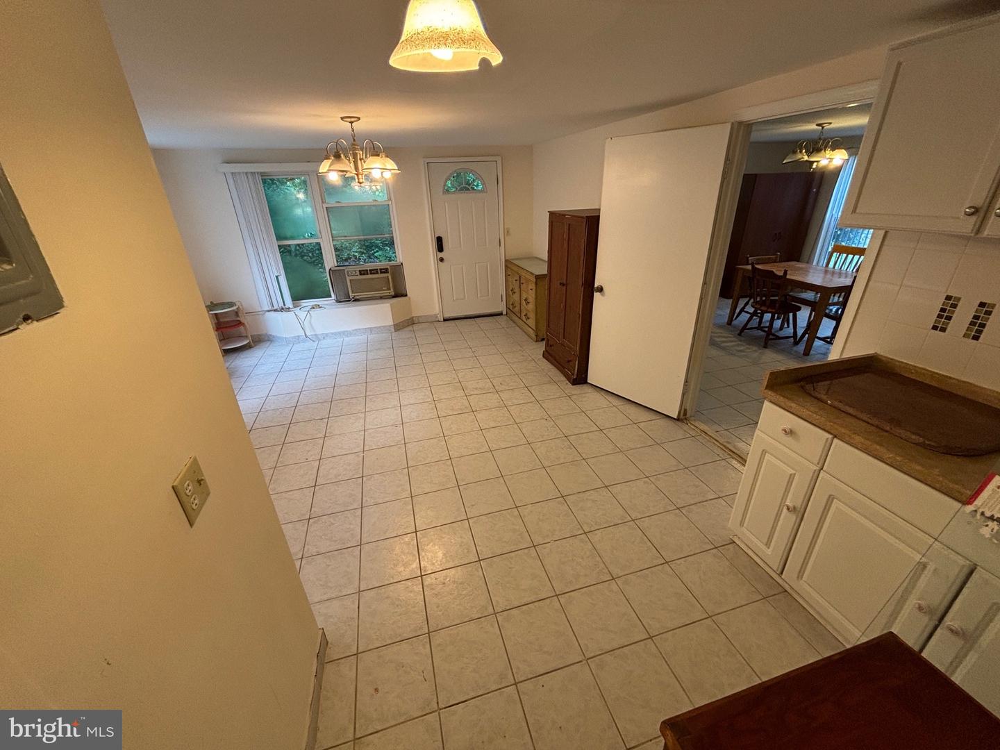 125 W BAY AVE W, NORFOLK, Virginia 23503, 6 Bedrooms Bedrooms, ,5 BathroomsBathrooms,Residential,For sale,125 W BAY AVE W,VANF2000080 MLS # VANF2000080