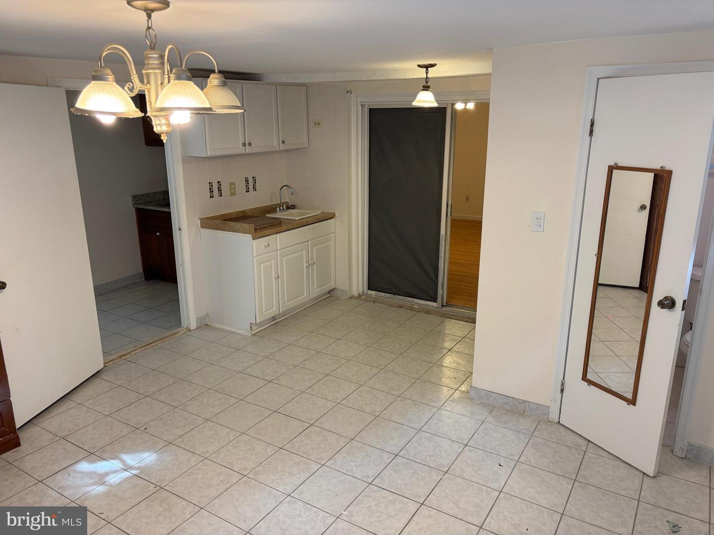 125 W BAY AVE W, NORFOLK, Virginia 23503, 6 Bedrooms Bedrooms, ,5 BathroomsBathrooms,Residential,For sale,125 W BAY AVE W,VANF2000080 MLS # VANF2000080