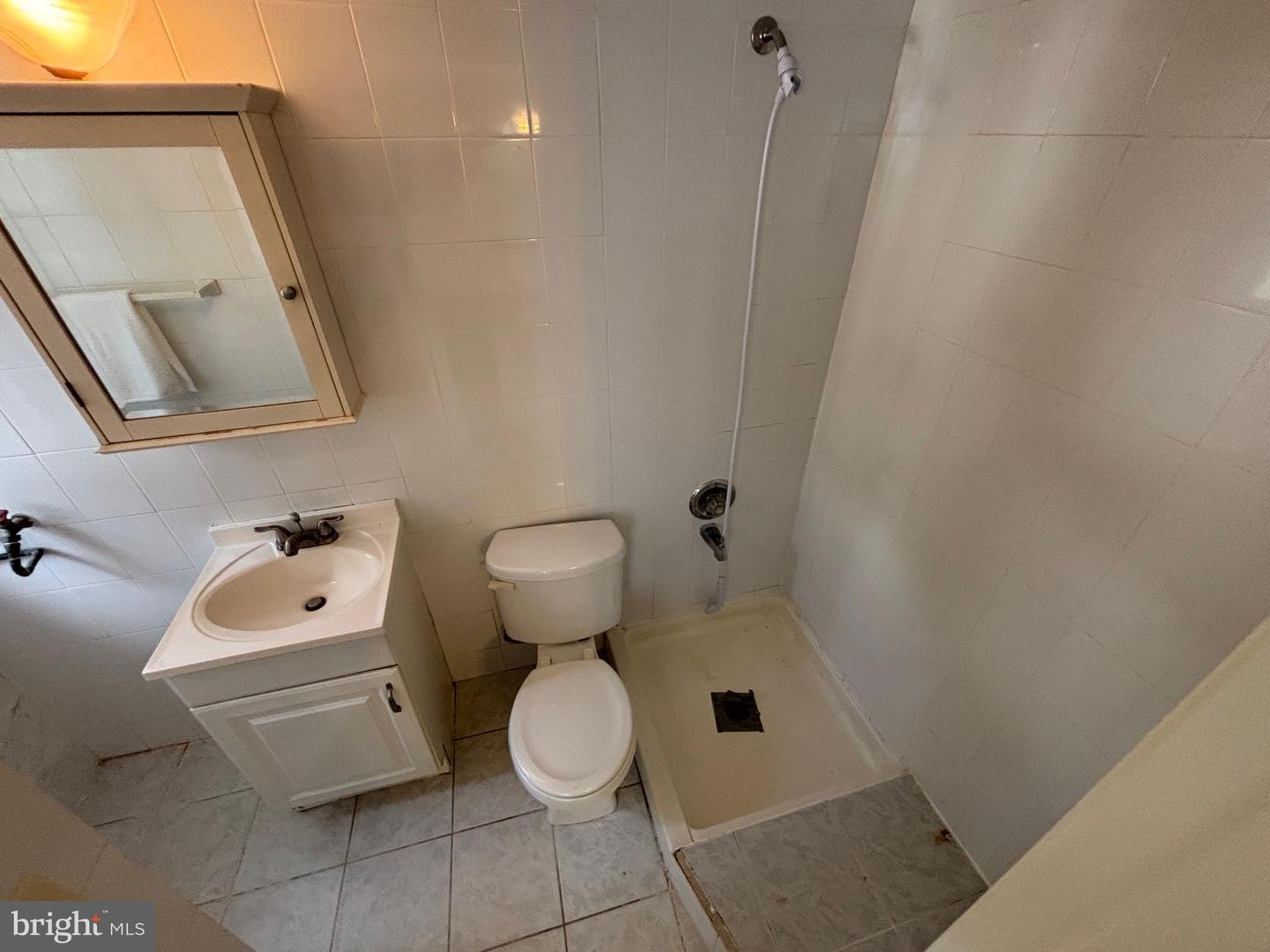 125 W BAY AVE W, NORFOLK, Virginia 23503, 6 Bedrooms Bedrooms, ,5 BathroomsBathrooms,Residential,For sale,125 W BAY AVE W,VANF2000080 MLS # VANF2000080