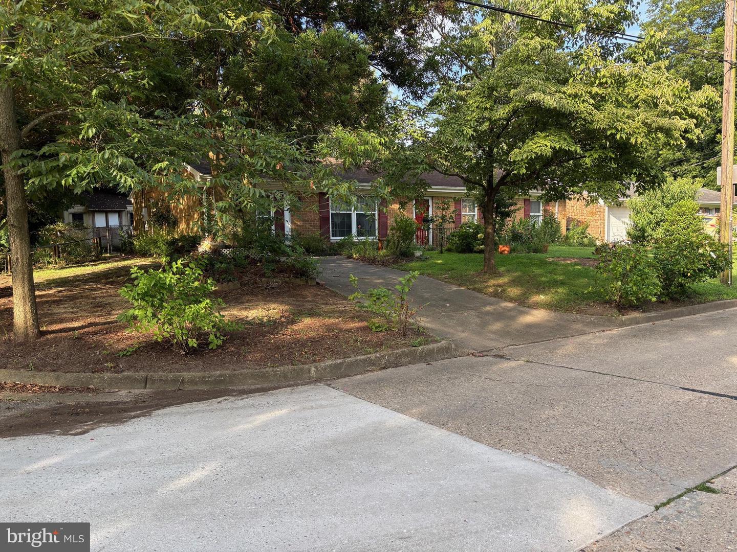 125 W BAY AVE W, NORFOLK, Virginia 23503, 6 Bedrooms Bedrooms, ,5 BathroomsBathrooms,Residential,For sale,125 W BAY AVE W,VANF2000080 MLS # VANF2000080