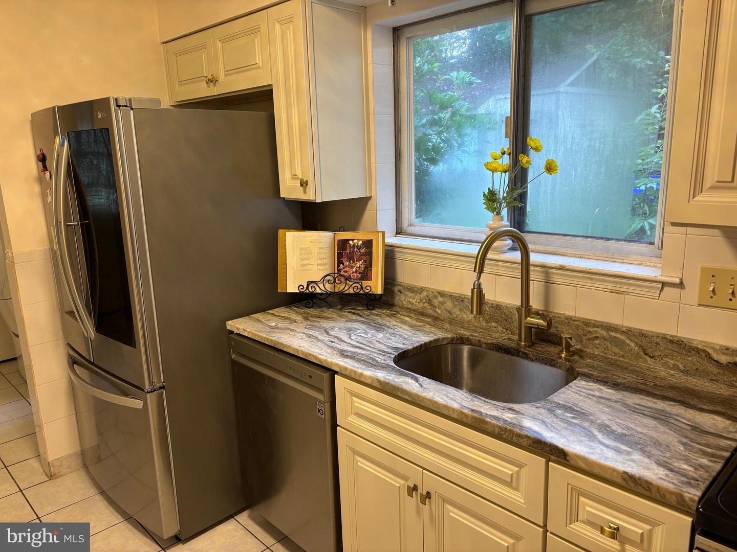 125 W BAY AVE W, NORFOLK, Virginia 23503, 6 Bedrooms Bedrooms, ,5 BathroomsBathrooms,Residential,For sale,125 W BAY AVE W,VANF2000080 MLS # VANF2000080