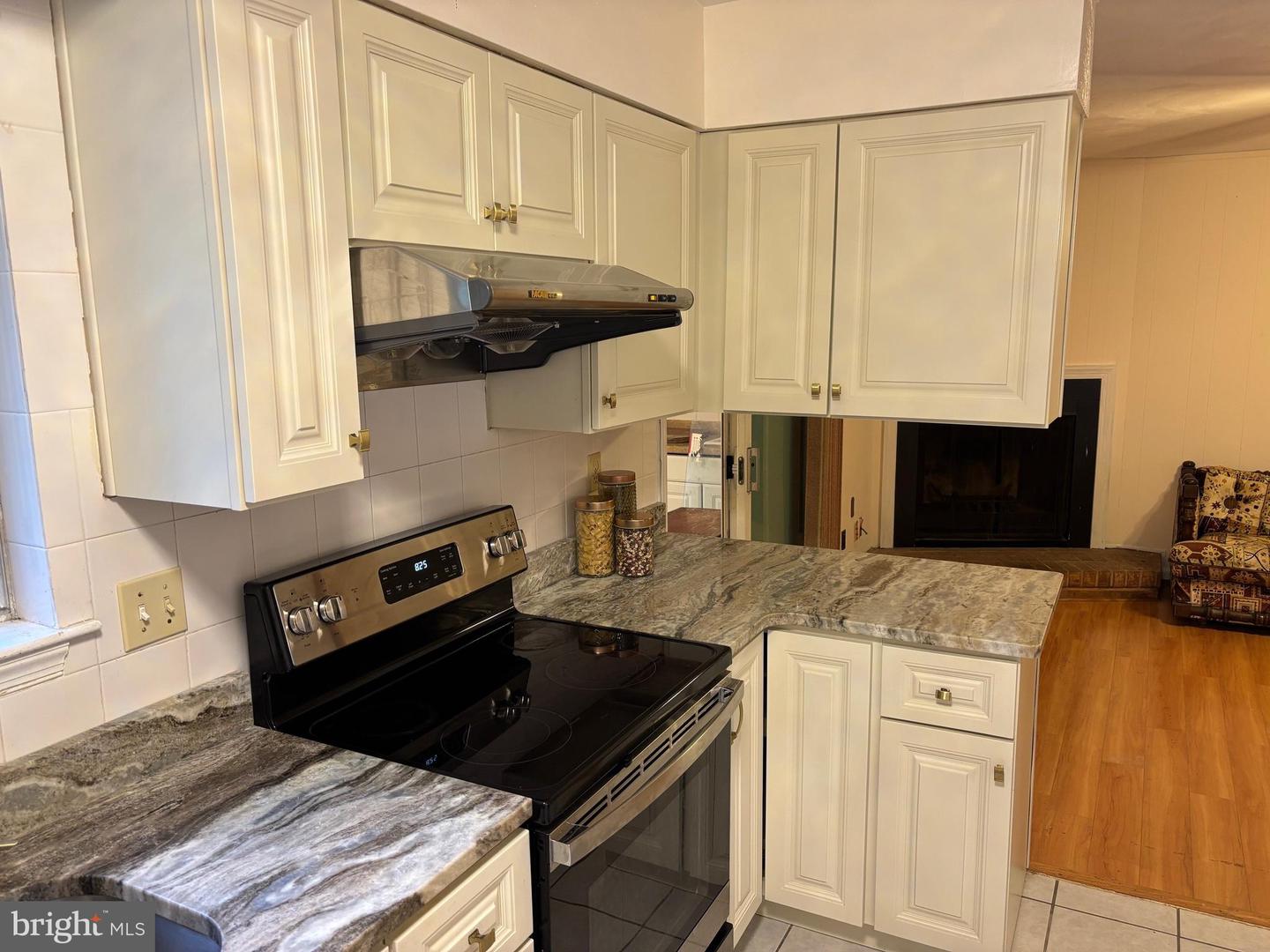 125 W BAY AVE W, NORFOLK, Virginia 23503, 6 Bedrooms Bedrooms, ,5 BathroomsBathrooms,Residential,For sale,125 W BAY AVE W,VANF2000080 MLS # VANF2000080