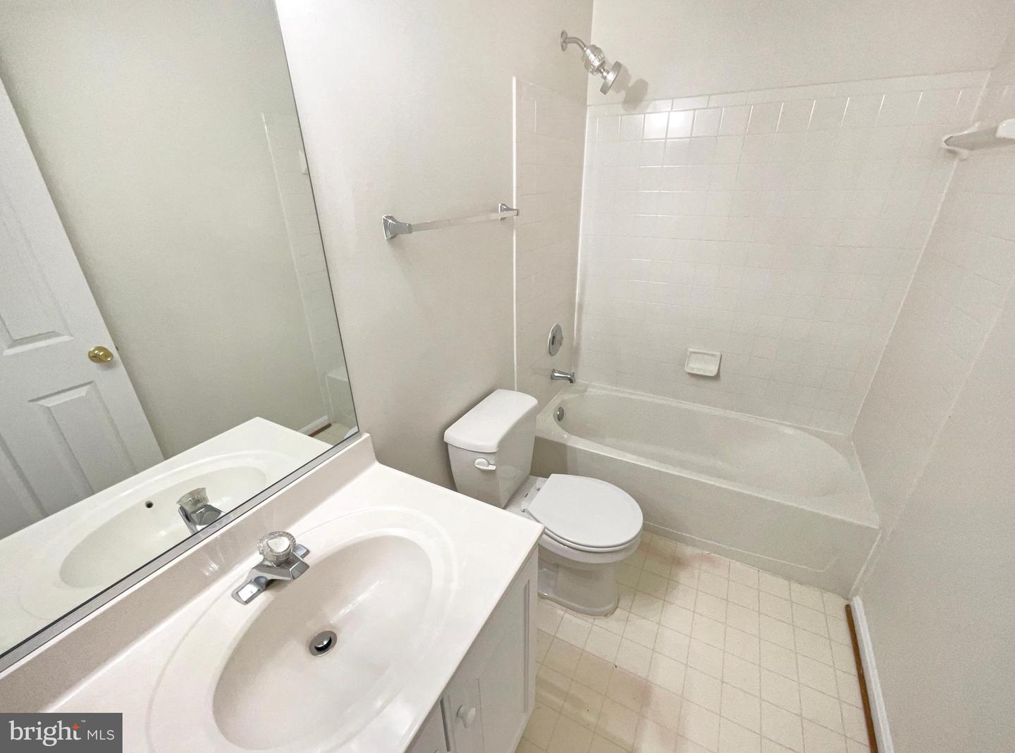 13123 COPPER BROOK WAY, HERNDON, Virginia 20171, 3 Bedrooms Bedrooms, ,2 BathroomsBathrooms,Residential,For sale,13123 COPPER BROOK WAY,VAFX2256242 MLS # VAFX2256242