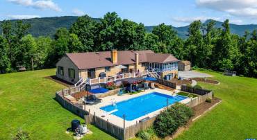 355 DYSON RD, AMHERST, Virginia 24521, 3 Bedrooms Bedrooms, ,4 BathroomsBathrooms,Residential,For sale,355 DYSON RD,666882 MLS # 666882