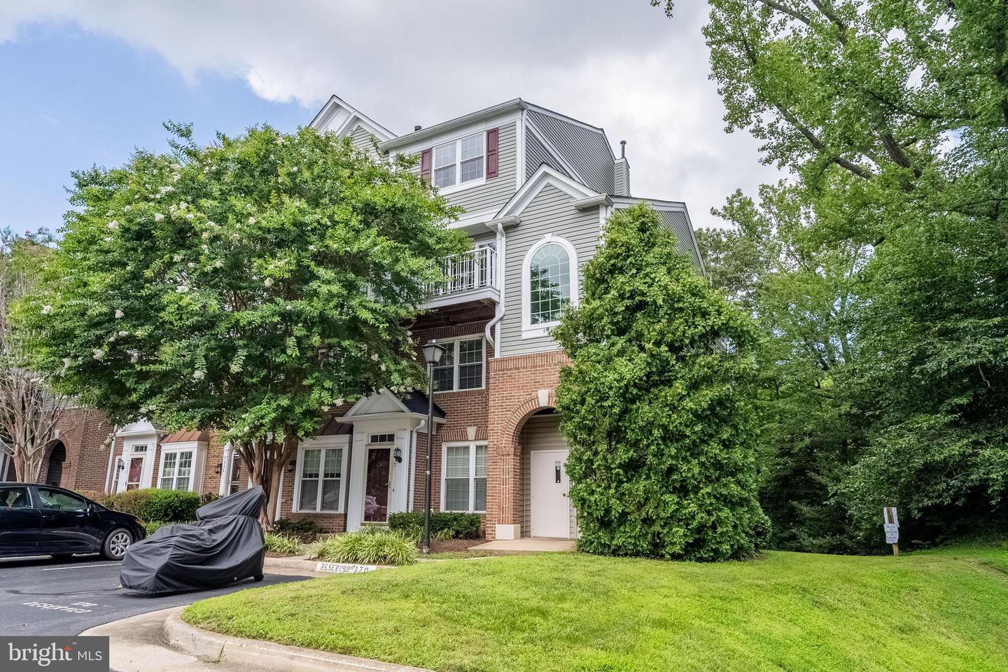 5930 KIMBERLY ANNE #301, ALEXANDRIA, Virginia 22310, 2 Bedrooms Bedrooms, ,2 BathroomsBathrooms,Residential,For sale,5930 KIMBERLY ANNE #301,VAFX2222258 MLS # VAFX2222258