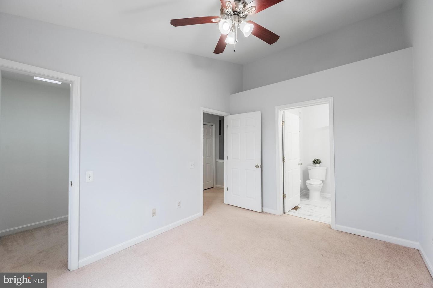 5930 KIMBERLY ANNE #301, ALEXANDRIA, Virginia 22310, 2 Bedrooms Bedrooms, ,2 BathroomsBathrooms,Residential,For sale,5930 KIMBERLY ANNE #301,VAFX2222258 MLS # VAFX2222258