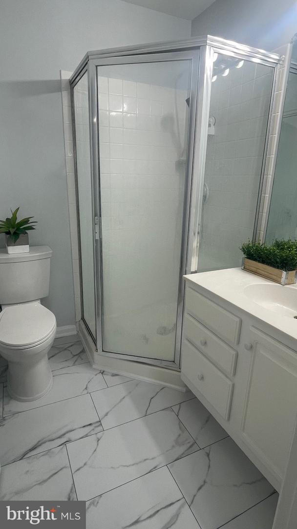 5930 KIMBERLY ANNE #301, ALEXANDRIA, Virginia 22310, 2 Bedrooms Bedrooms, ,2 BathroomsBathrooms,Residential,For sale,5930 KIMBERLY ANNE #301,VAFX2222258 MLS # VAFX2222258