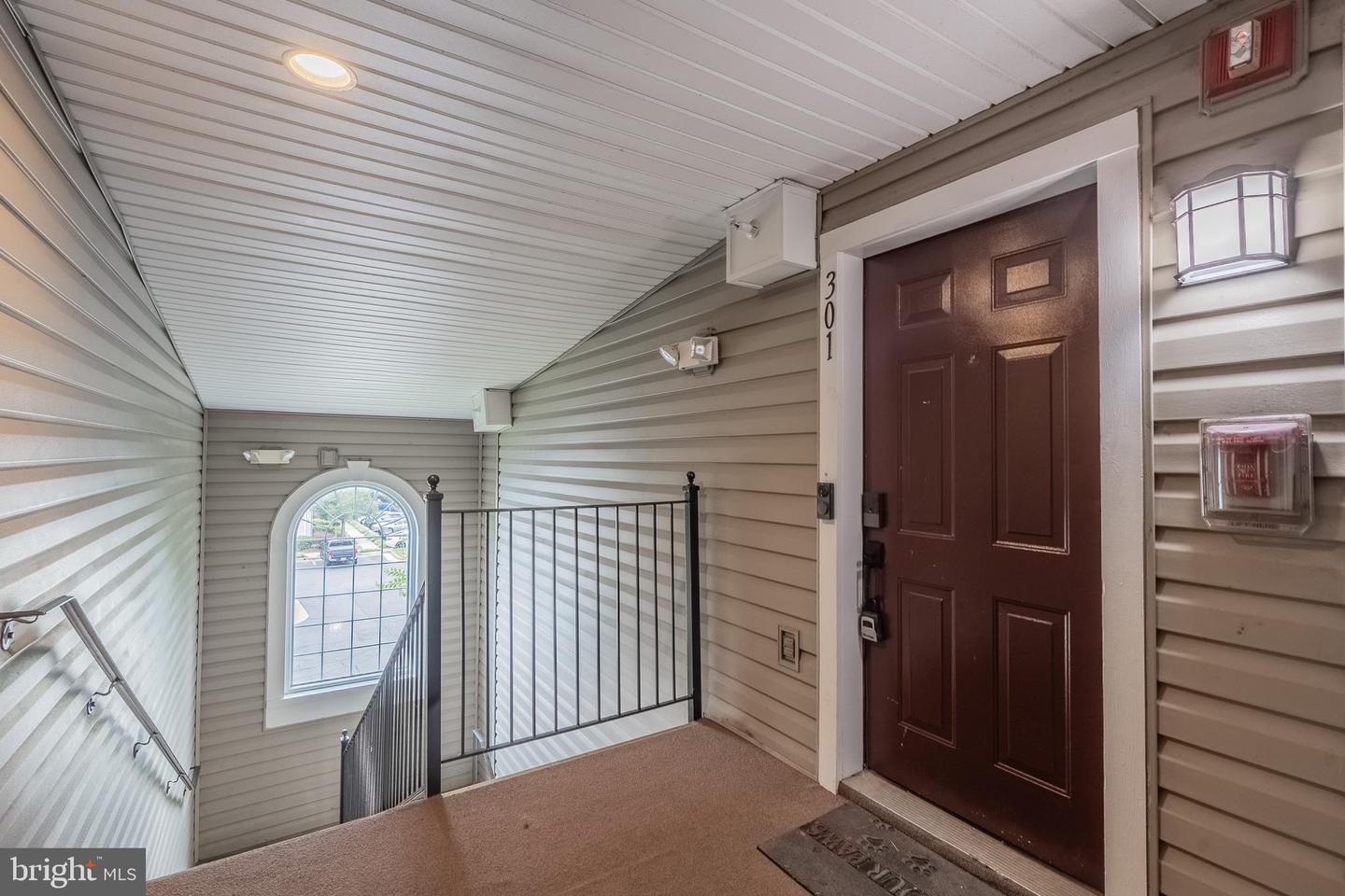 5930 KIMBERLY ANNE #301, ALEXANDRIA, Virginia 22310, 2 Bedrooms Bedrooms, ,2 BathroomsBathrooms,Residential,For sale,5930 KIMBERLY ANNE #301,VAFX2222258 MLS # VAFX2222258
