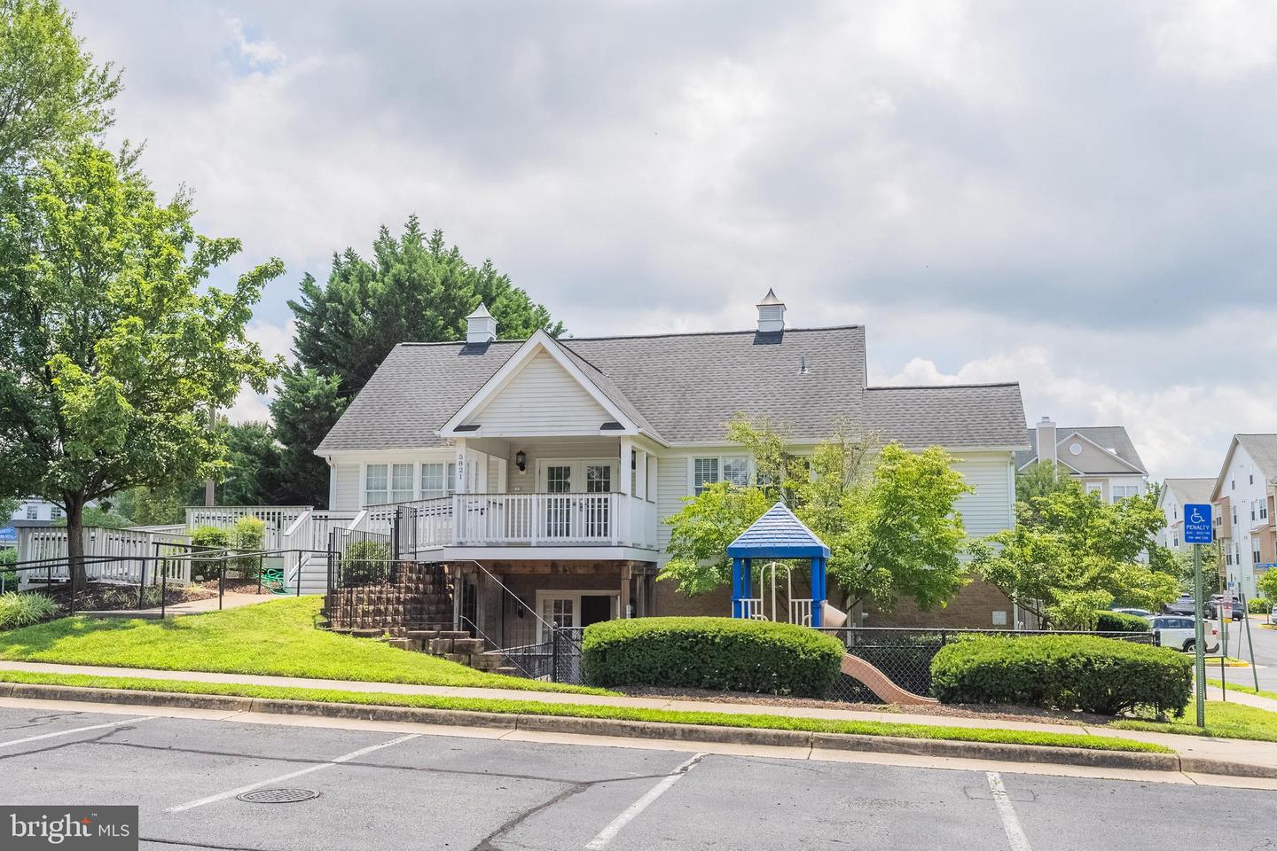 5930 KIMBERLY ANNE #301, ALEXANDRIA, Virginia 22310, 2 Bedrooms Bedrooms, ,2 BathroomsBathrooms,Residential,For sale,5930 KIMBERLY ANNE #301,VAFX2222258 MLS # VAFX2222258