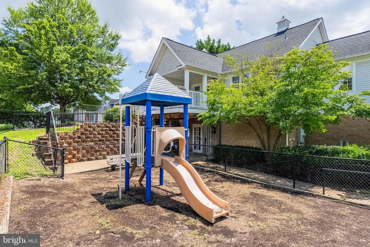 5930 KIMBERLY ANNE #301, ALEXANDRIA, Virginia 22310, 2 Bedrooms Bedrooms, ,2 BathroomsBathrooms,Residential,For sale,5930 KIMBERLY ANNE #301,VAFX2222258 MLS # VAFX2222258