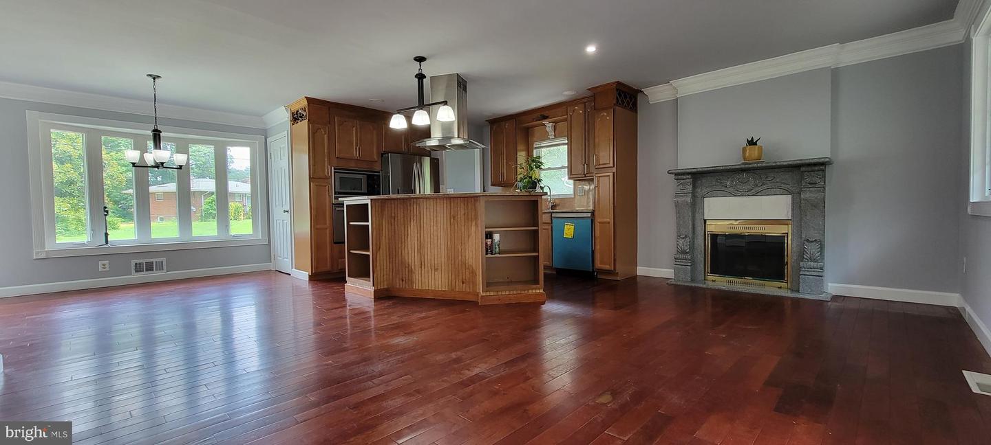 6707 JEROME ST, SPRINGFIELD, Virginia 22150, 6 Bedrooms Bedrooms, ,3 BathroomsBathrooms,Residential,For sale,6707 JEROME ST,VAFX2239516 MLS # VAFX2239516