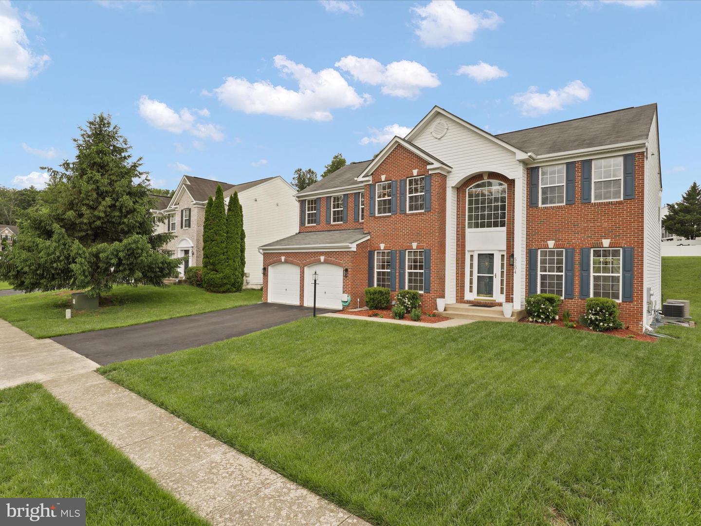 5204 SPANISH DOLLAR CT, WOODBRIDGE, Virginia 22193, 4 Bedrooms Bedrooms, ,3 BathroomsBathrooms,Residential,For sale,5204 SPANISH DOLLAR CT,VAPW2095012 MLS # VAPW2095012