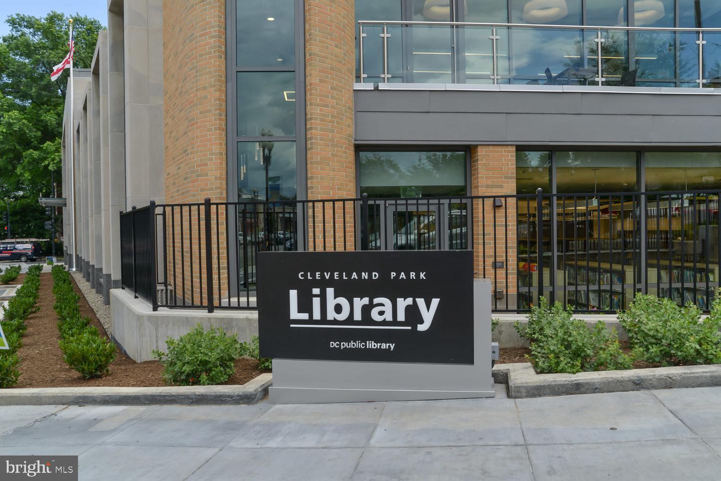 2907 NEWARK ST NW, WASHINGTON, District Of Columbia 20008, 2 Bedrooms Bedrooms, ,2 BathroomsBathrooms,Residential,For sale,2907 NEWARK ST NW,DCDC2201624 MLS # DCDC2201624