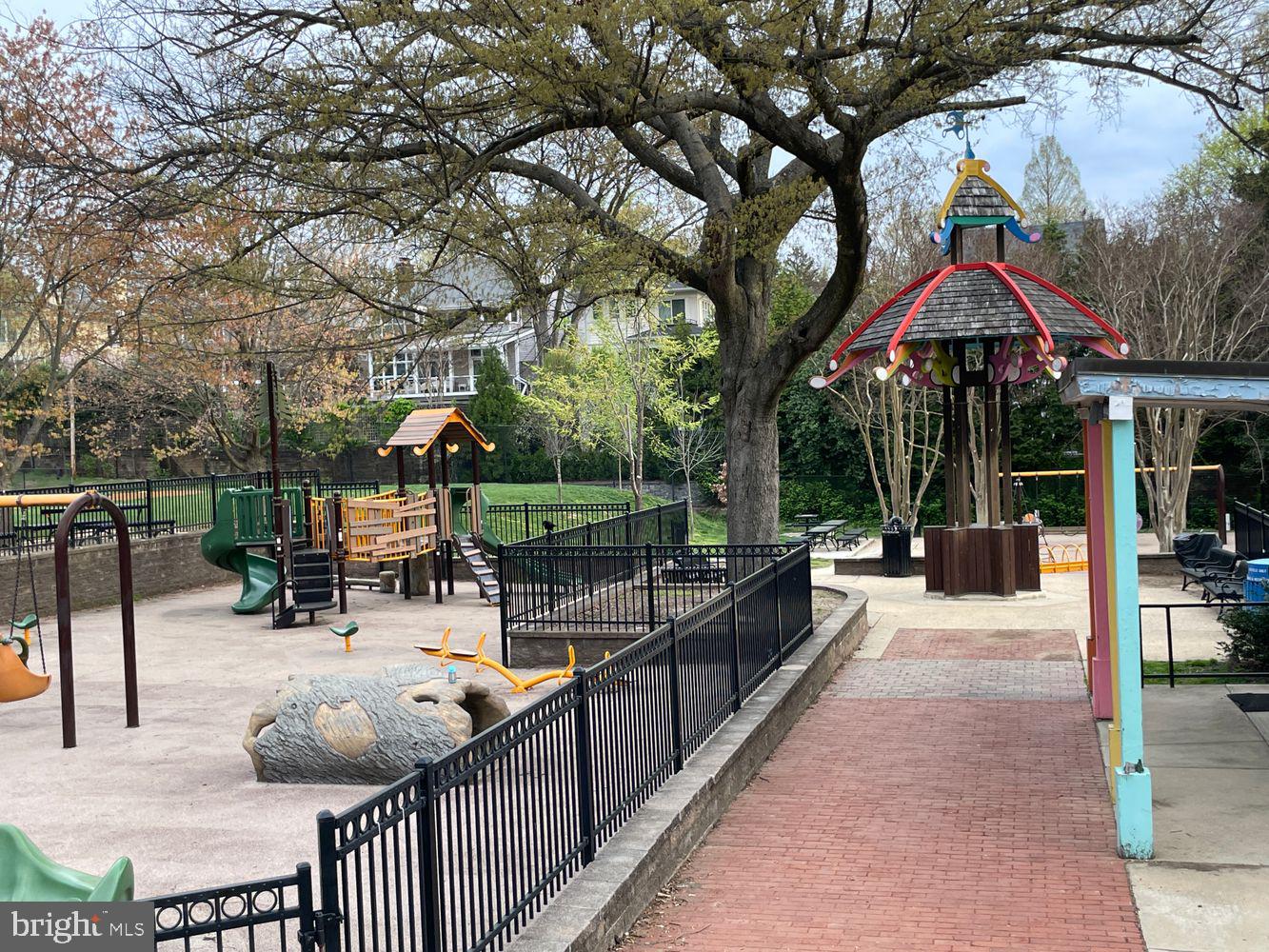 2907 NEWARK ST NW, WASHINGTON, District Of Columbia 20008, 2 Bedrooms Bedrooms, ,2 BathroomsBathrooms,Residential,For sale,2907 NEWARK ST NW,DCDC2201624 MLS # DCDC2201624