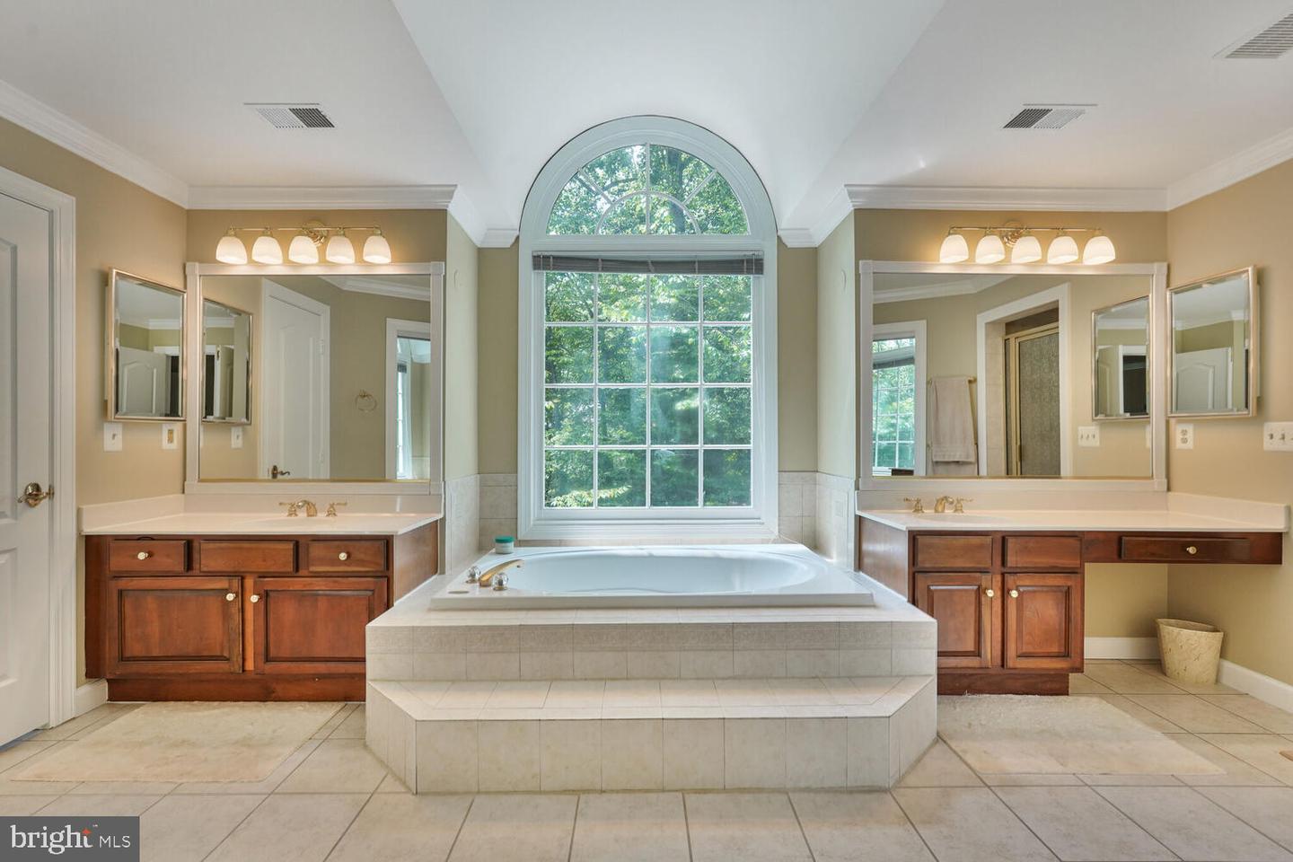 9211 BEXLEYWOOD CT, FAIRFAX STATION, Virginia 22039, 5 Bedrooms Bedrooms, ,4 BathroomsBathrooms,Residential,For sale,9211 BEXLEYWOOD CT,VAFX2243692 MLS # VAFX2243692