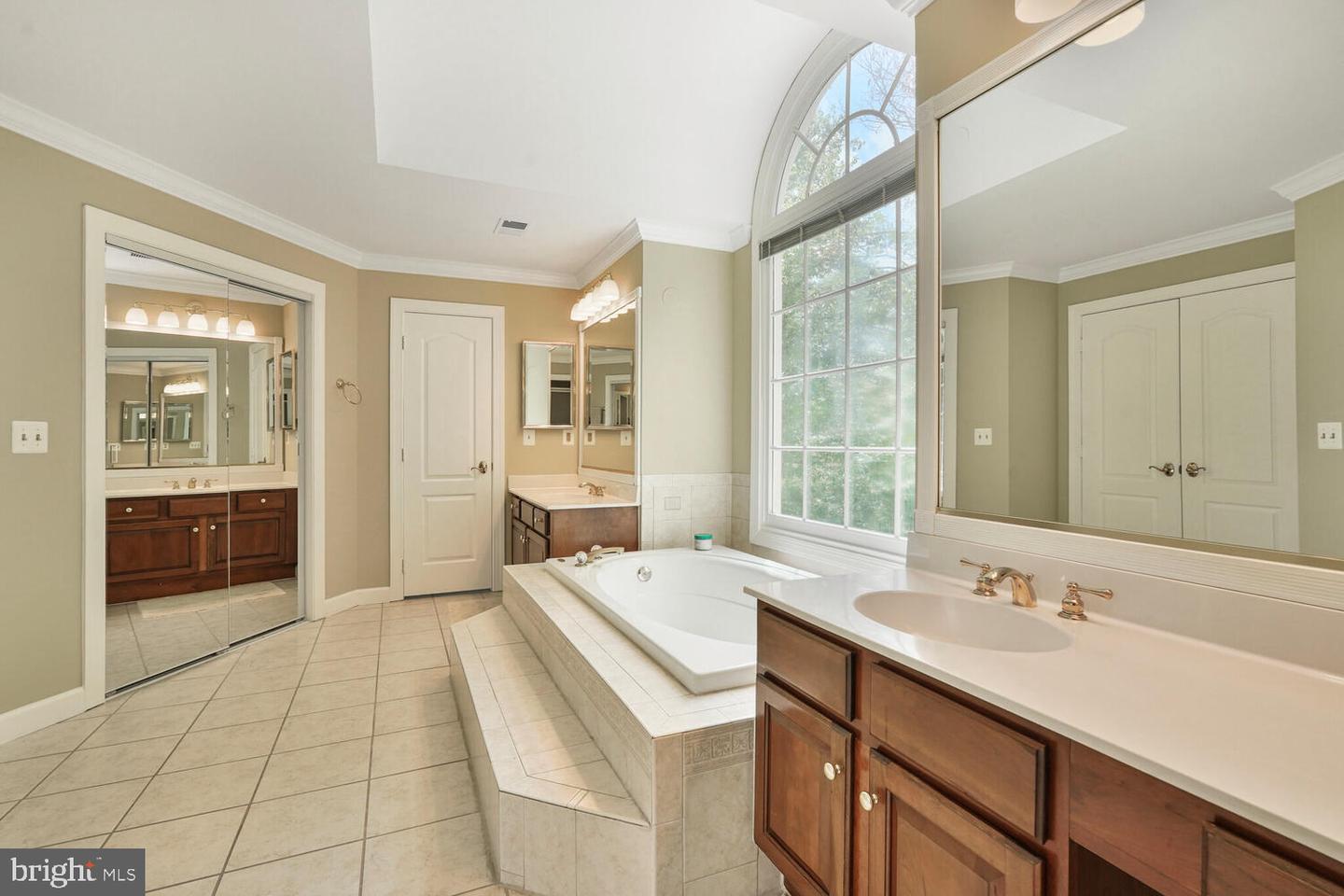 9211 BEXLEYWOOD CT, FAIRFAX STATION, Virginia 22039, 5 Bedrooms Bedrooms, ,4 BathroomsBathrooms,Residential,For sale,9211 BEXLEYWOOD CT,VAFX2243692 MLS # VAFX2243692
