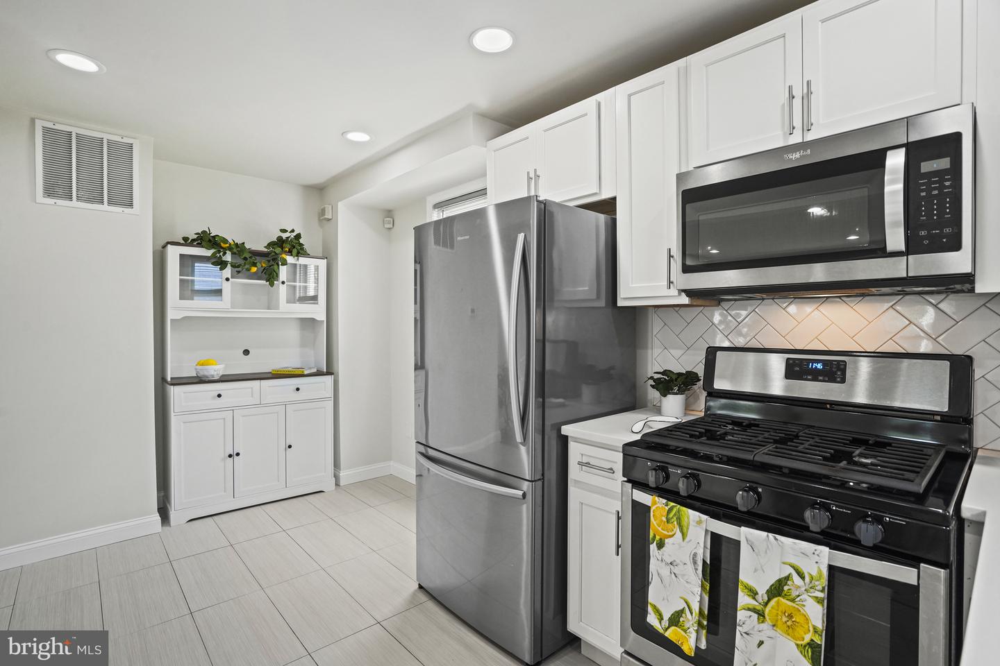 5449 B ST SE, WASHINGTON, District Of Columbia 20019, 2 Bedrooms Bedrooms, ,2 BathroomsBathrooms,Residential,For sale,5449 B ST SE,DCDC2203332 MLS # DCDC2203332