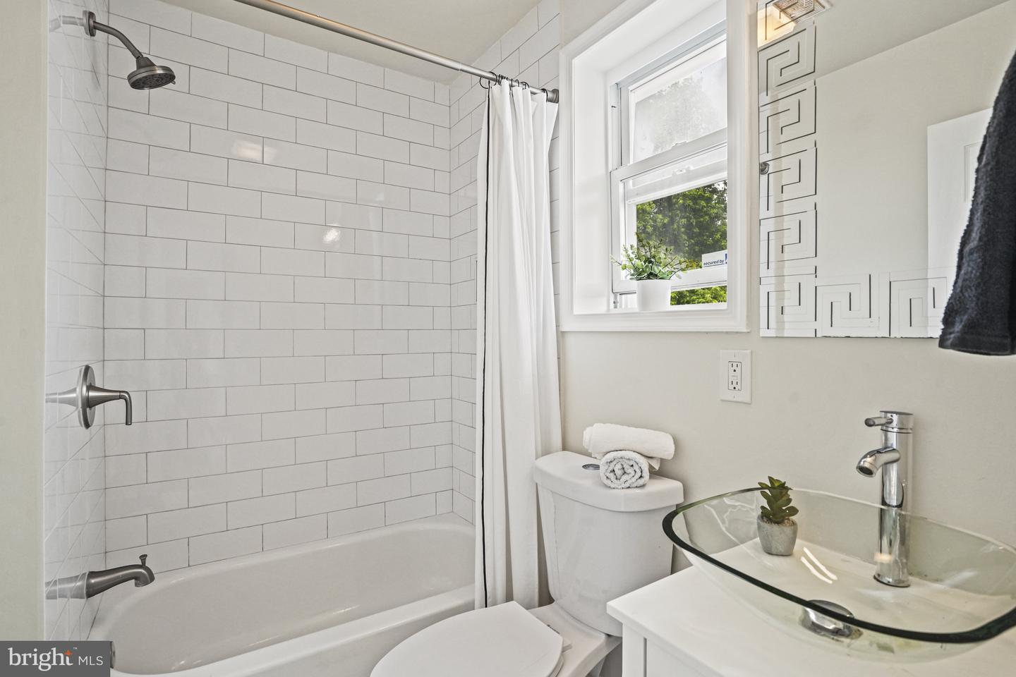 5449 B ST SE, WASHINGTON, District Of Columbia 20019, 2 Bedrooms Bedrooms, ,2 BathroomsBathrooms,Residential,For sale,5449 B ST SE,DCDC2203332 MLS # DCDC2203332