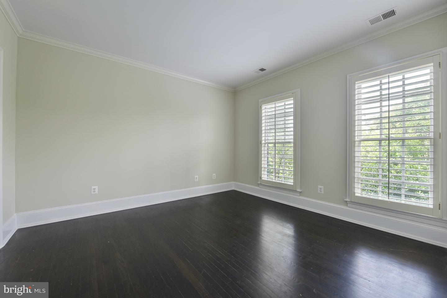 1496 EVANS FARM DR, MCLEAN, Virginia 22101, 4 Bedrooms Bedrooms, ,5 BathroomsBathrooms,Residential,For sale,1496 EVANS FARM DR,VAFX2244476 MLS # VAFX2244476