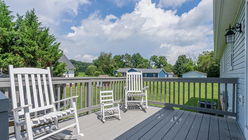 405 N RIVER RD, BRIDGEWATER, Virginia 22812, 5 Bedrooms Bedrooms, ,3 BathroomsBathrooms,Residential,405 N RIVER RD,666888 MLS # 666888