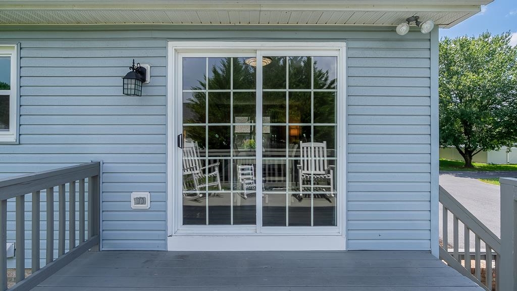 405 N RIVER RD, BRIDGEWATER, Virginia 22812, 5 Bedrooms Bedrooms, ,3 BathroomsBathrooms,Residential,405 N RIVER RD,666888 MLS # 666888
