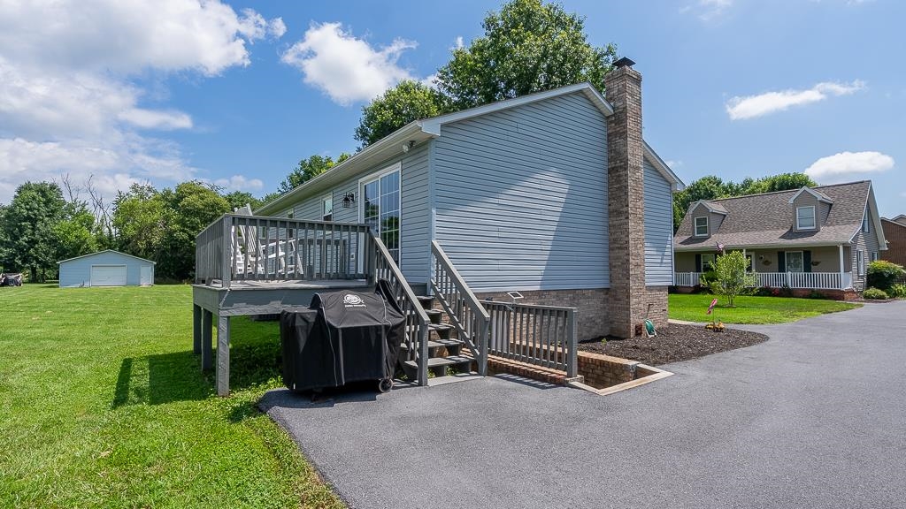 405 N RIVER RD, BRIDGEWATER, Virginia 22812, 5 Bedrooms Bedrooms, ,3 BathroomsBathrooms,Residential,405 N RIVER RD,666888 MLS # 666888