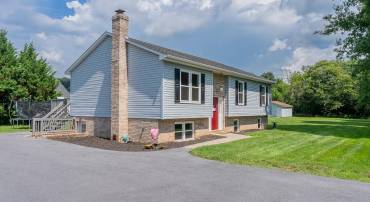 405 N RIVER RD, BRIDGEWATER, Virginia 22812, 5 Bedrooms Bedrooms, ,3 BathroomsBathrooms,Residential,405 N RIVER RD,666888 MLS # 666888