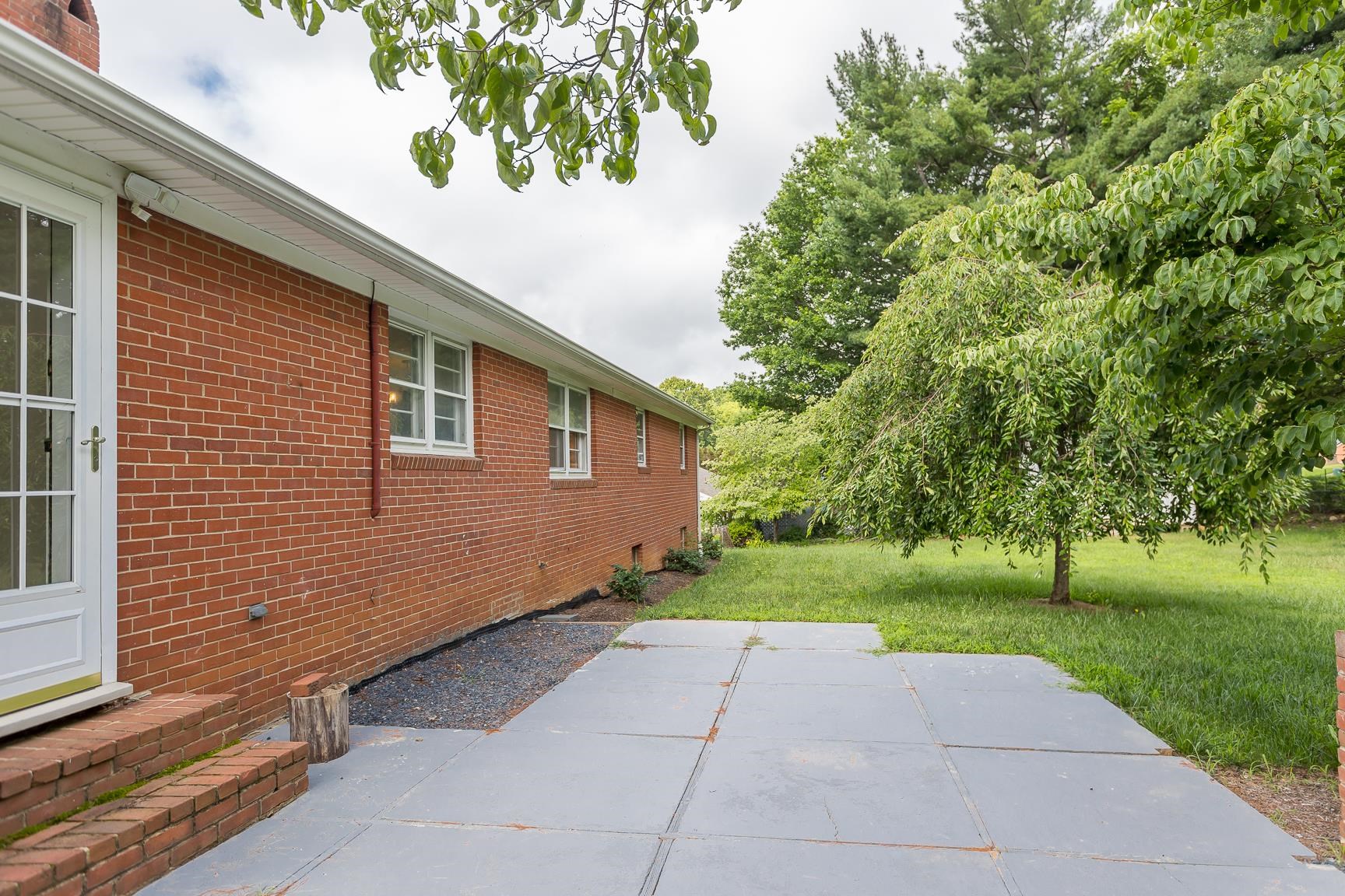 871 KENT RD, WAYNESBORO, Virginia 22980, 4 Bedrooms Bedrooms, ,2 BathroomsBathrooms,Residential,871 KENT RD,666891 MLS # 666891