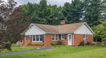 871 KENT RD, WAYNESBORO, Virginia 22980, 4 Bedrooms Bedrooms, ,2 BathroomsBathrooms,Residential,871 KENT RD,666891 MLS # 666891