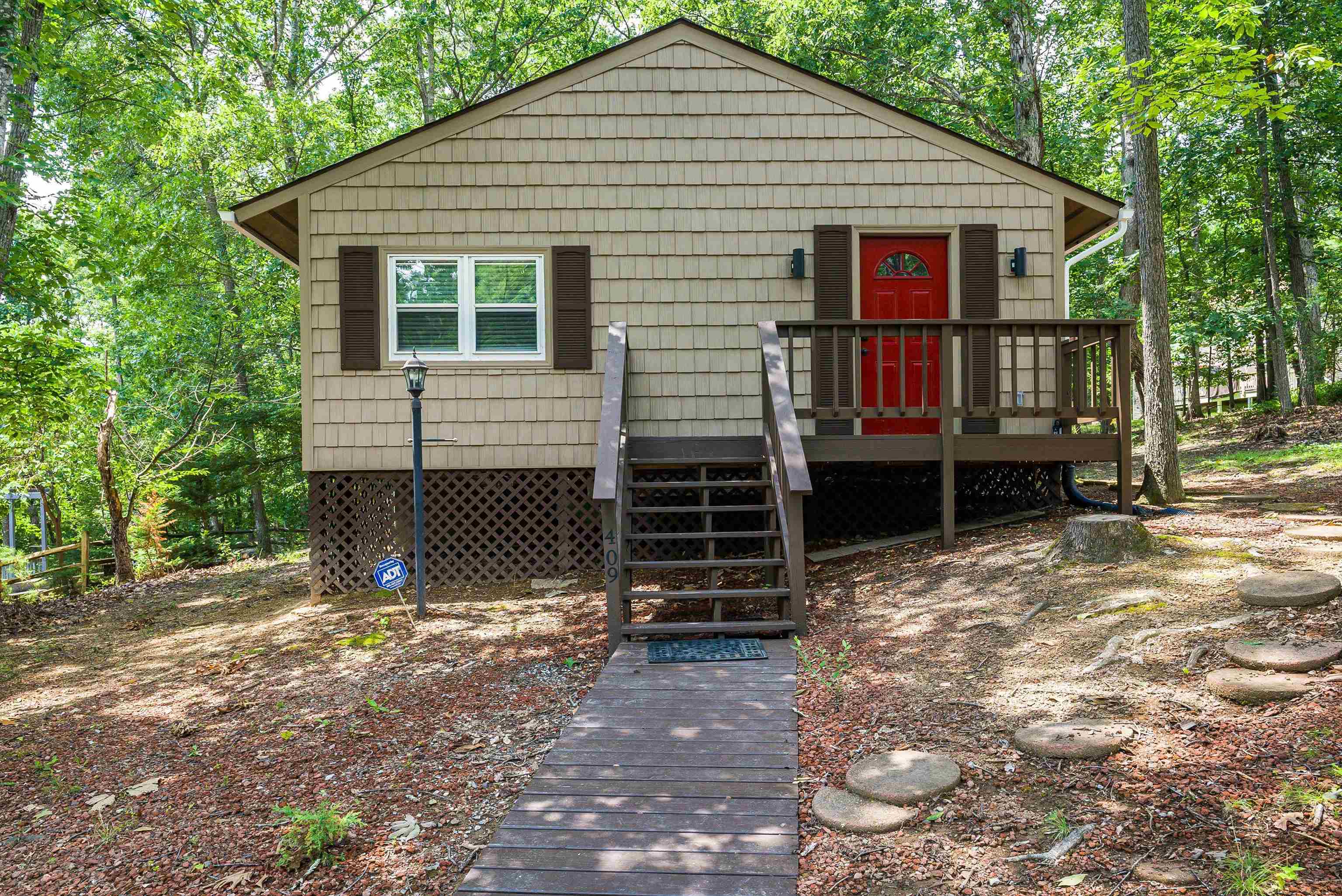 409 CUB LN, MCGAHEYSVILLE, Virginia 22840, 3 Bedrooms Bedrooms, ,2 BathroomsBathrooms,Residential,409 CUB LN,666892 MLS # 666892