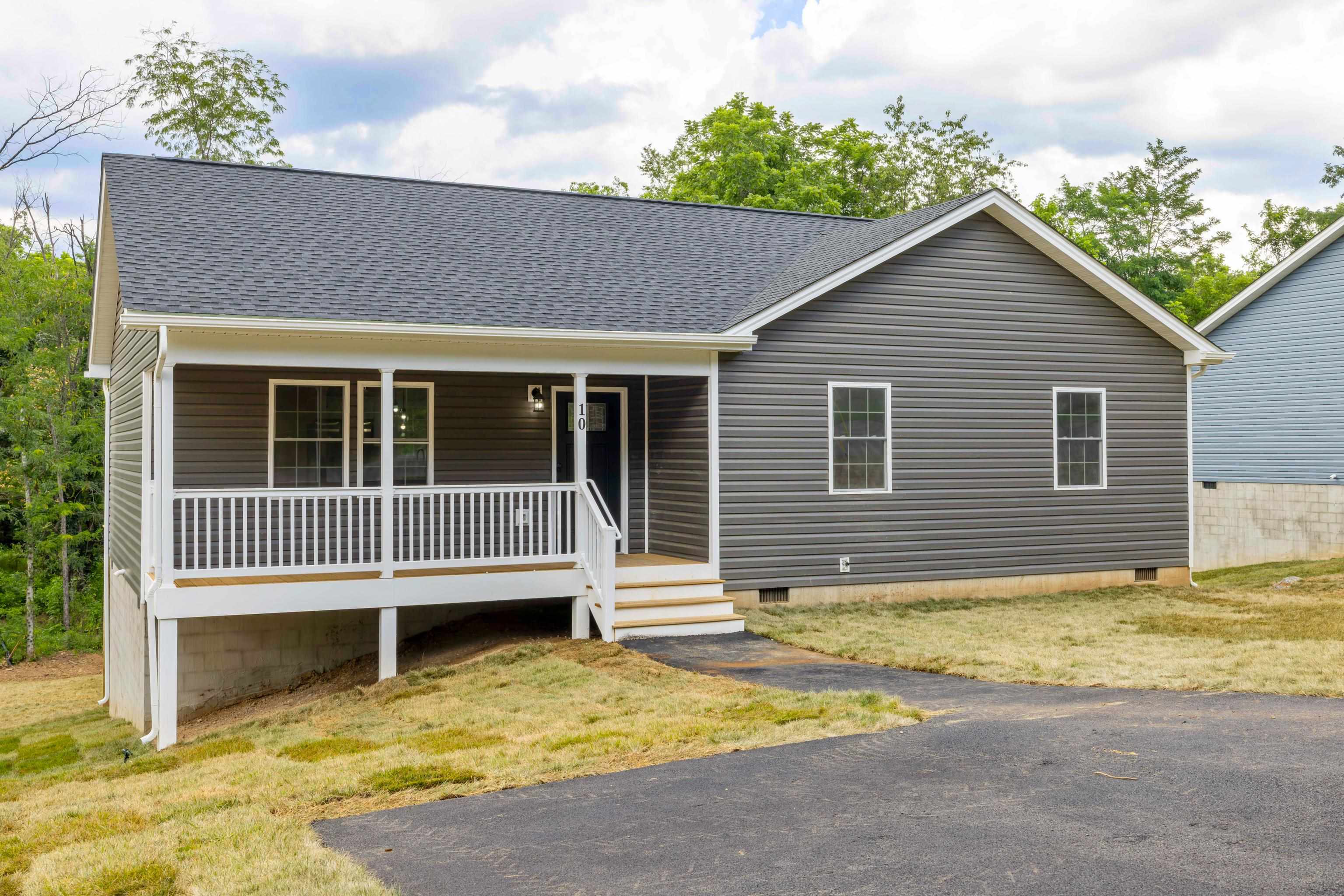 10 MCARTHUR ST, STAUNTON, Virginia 24401, 3 Bedrooms Bedrooms, ,2 BathroomsBathrooms,Residential,10 MCARTHUR ST,666896 MLS # 666896