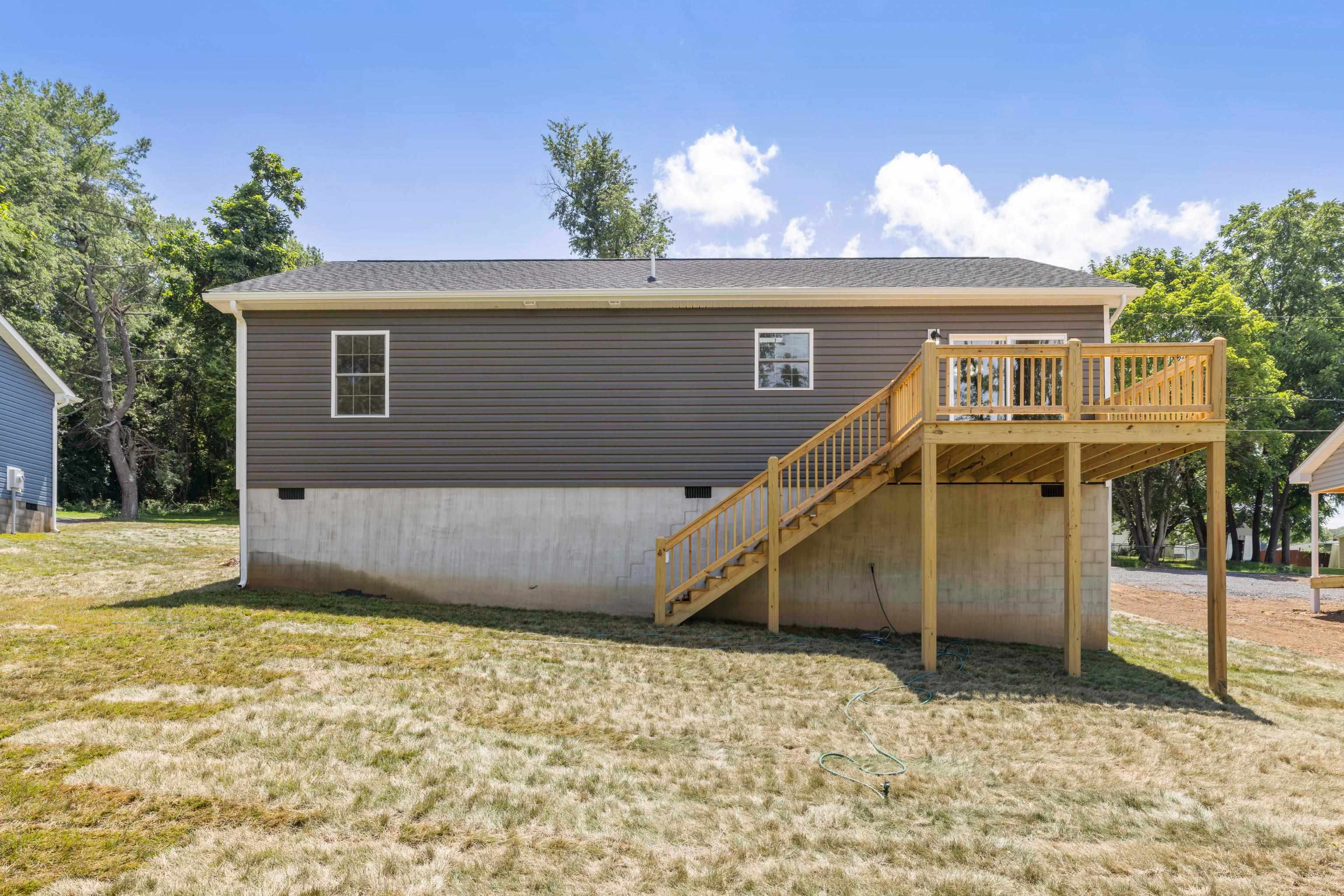 10 MCARTHUR ST, STAUNTON, Virginia 24401, 3 Bedrooms Bedrooms, ,2 BathroomsBathrooms,Residential,10 MCARTHUR ST,666896 MLS # 666896