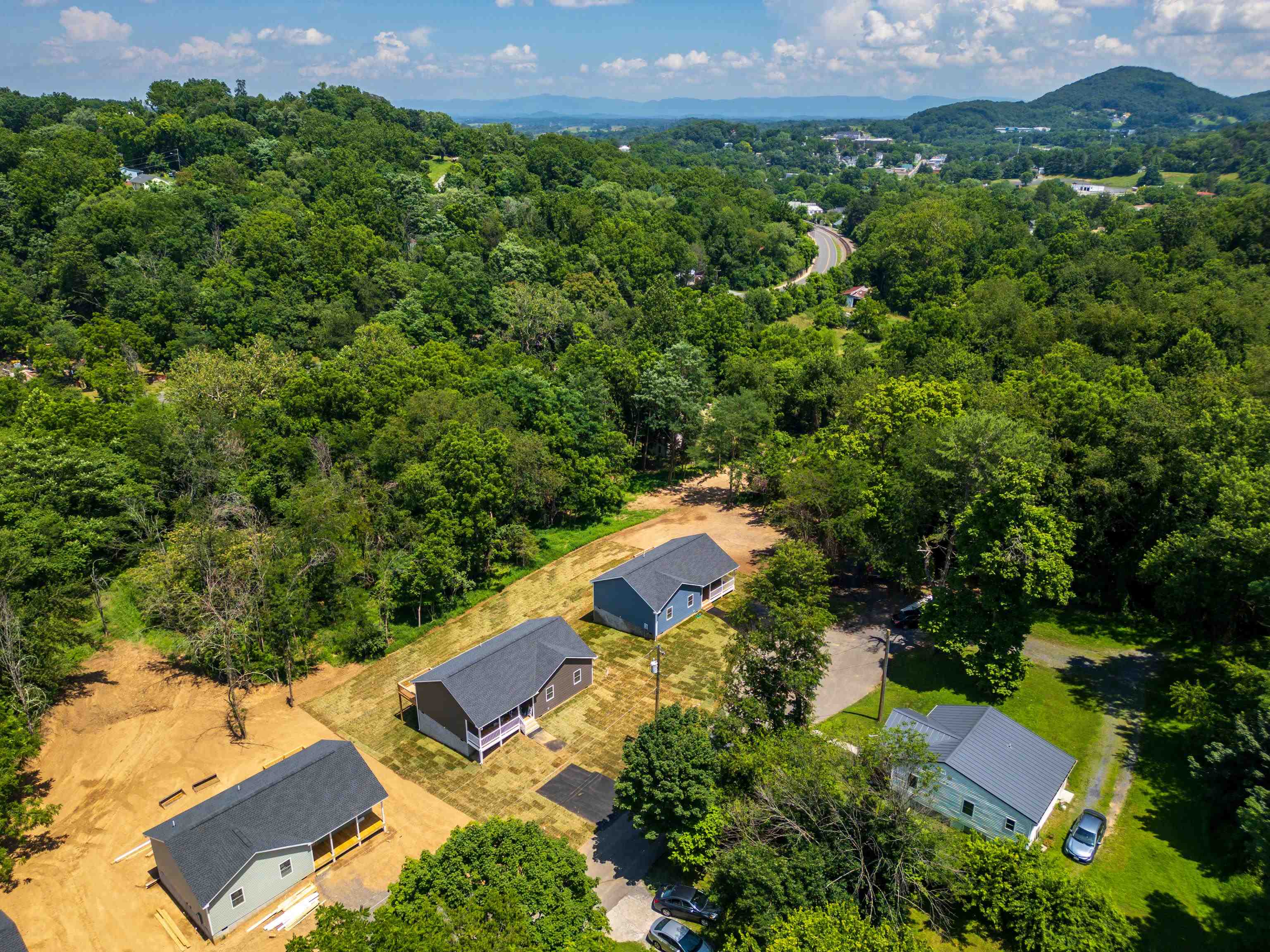 10 MCARTHUR ST, STAUNTON, Virginia 24401, 3 Bedrooms Bedrooms, ,2 BathroomsBathrooms,Residential,10 MCARTHUR ST,666896 MLS # 666896