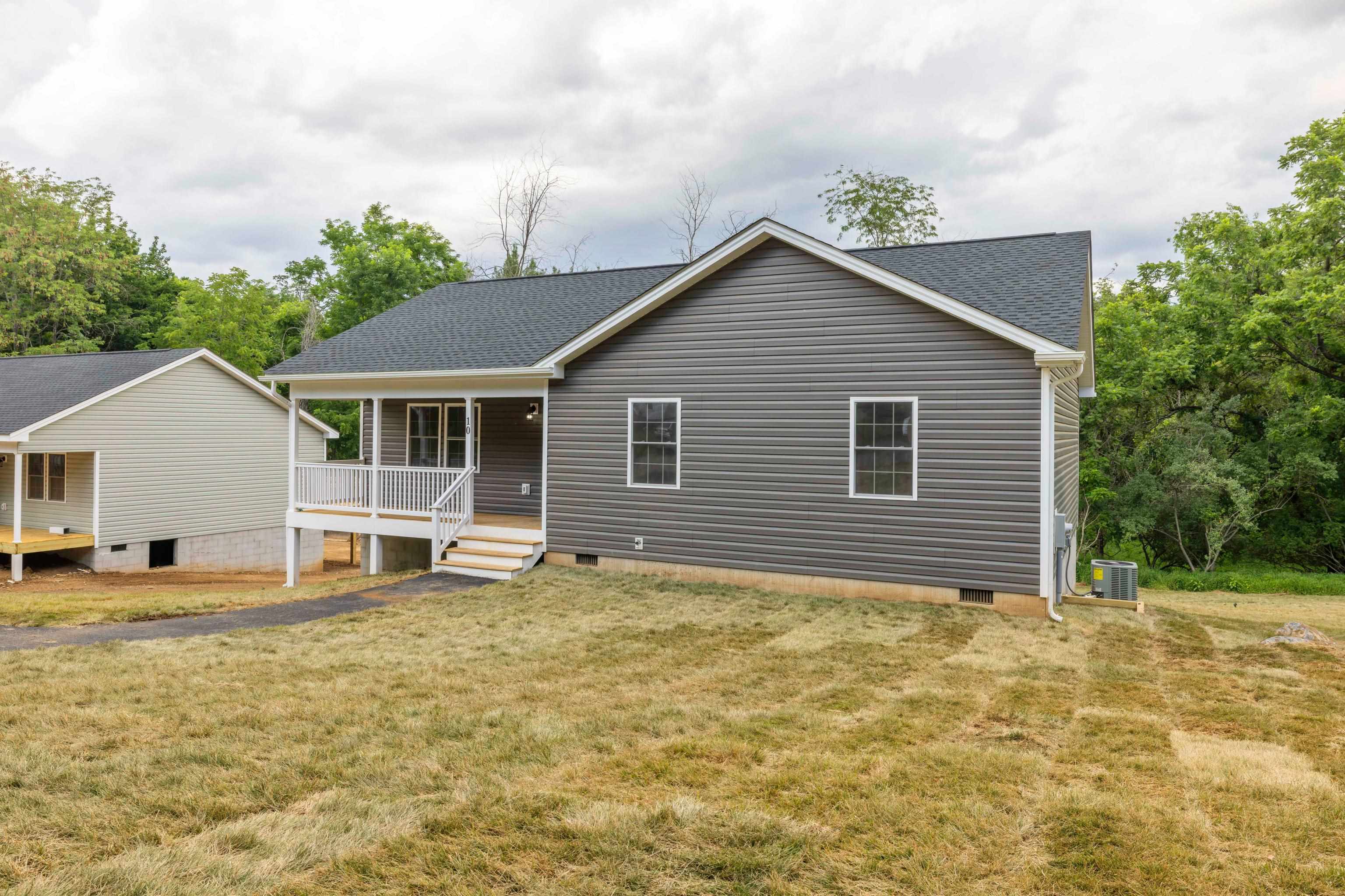10 MCARTHUR ST, STAUNTON, Virginia 24401, 3 Bedrooms Bedrooms, ,2 BathroomsBathrooms,Residential,10 MCARTHUR ST,666896 MLS # 666896