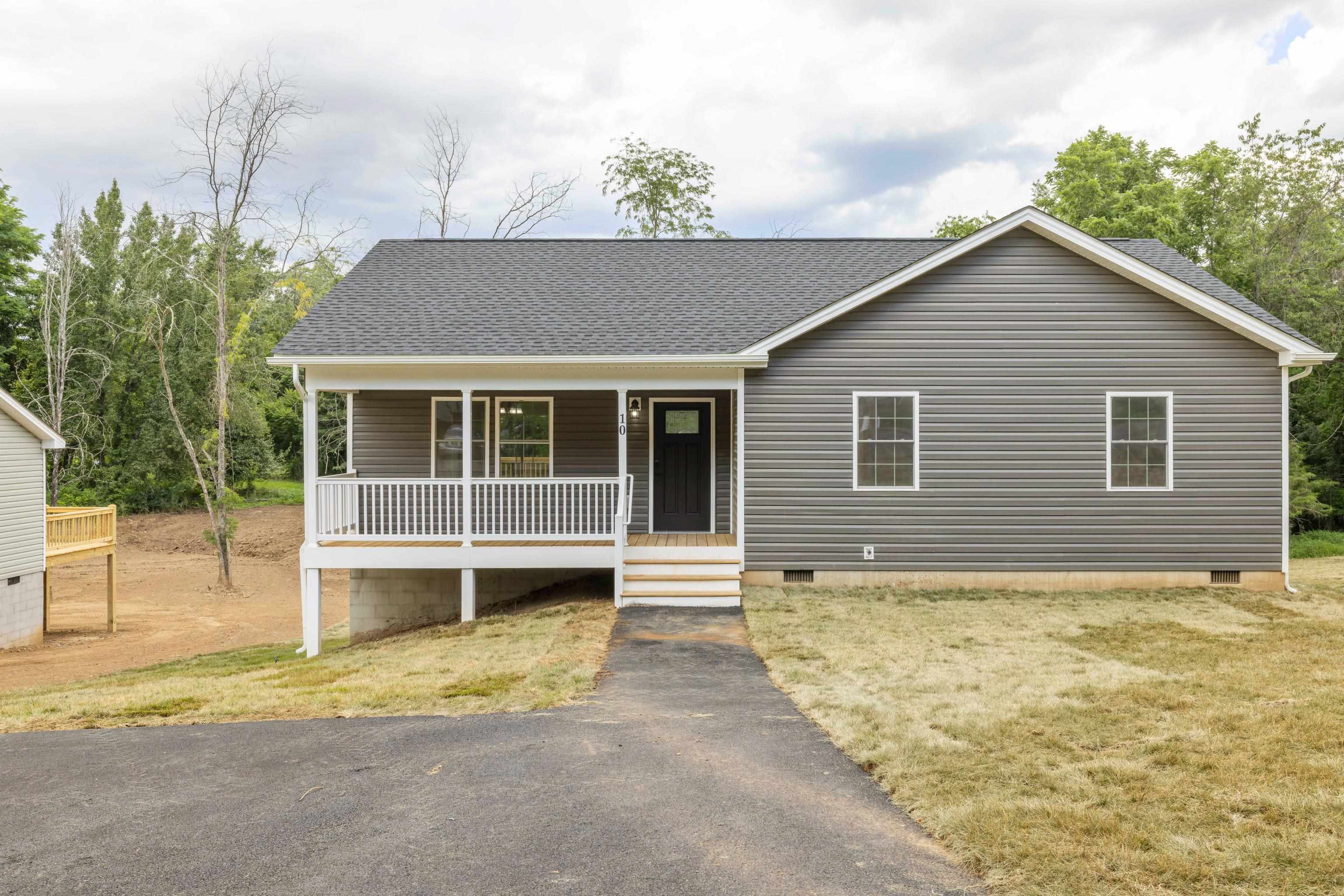10 MCARTHUR ST, STAUNTON, Virginia 24401, 3 Bedrooms Bedrooms, ,2 BathroomsBathrooms,Residential,10 MCARTHUR ST,666896 MLS # 666896